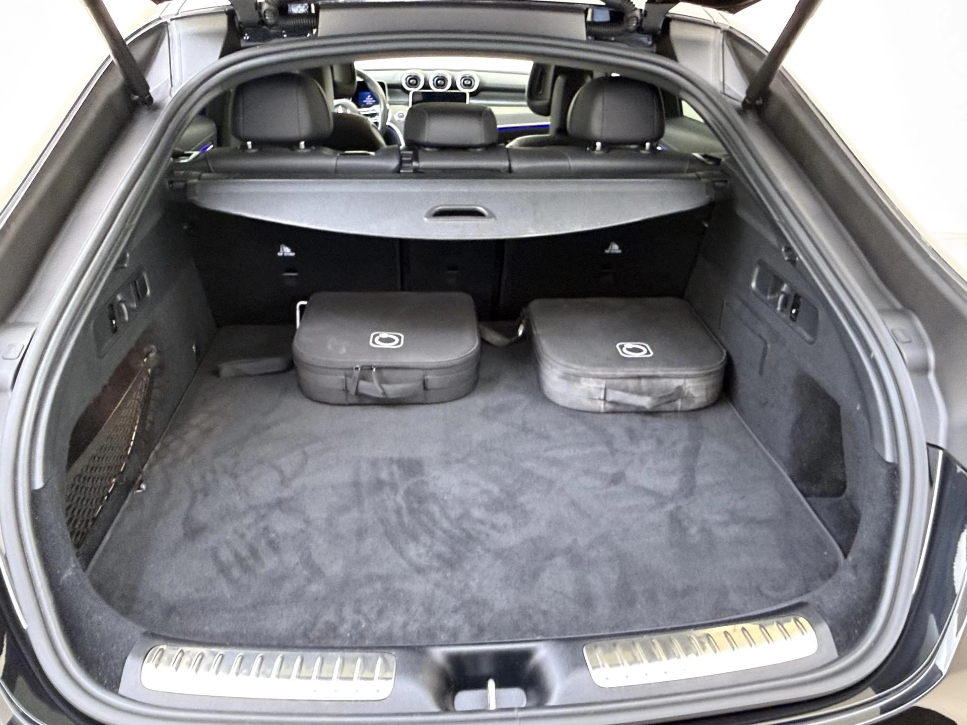 Mercedes-Benz-GLC-image-29