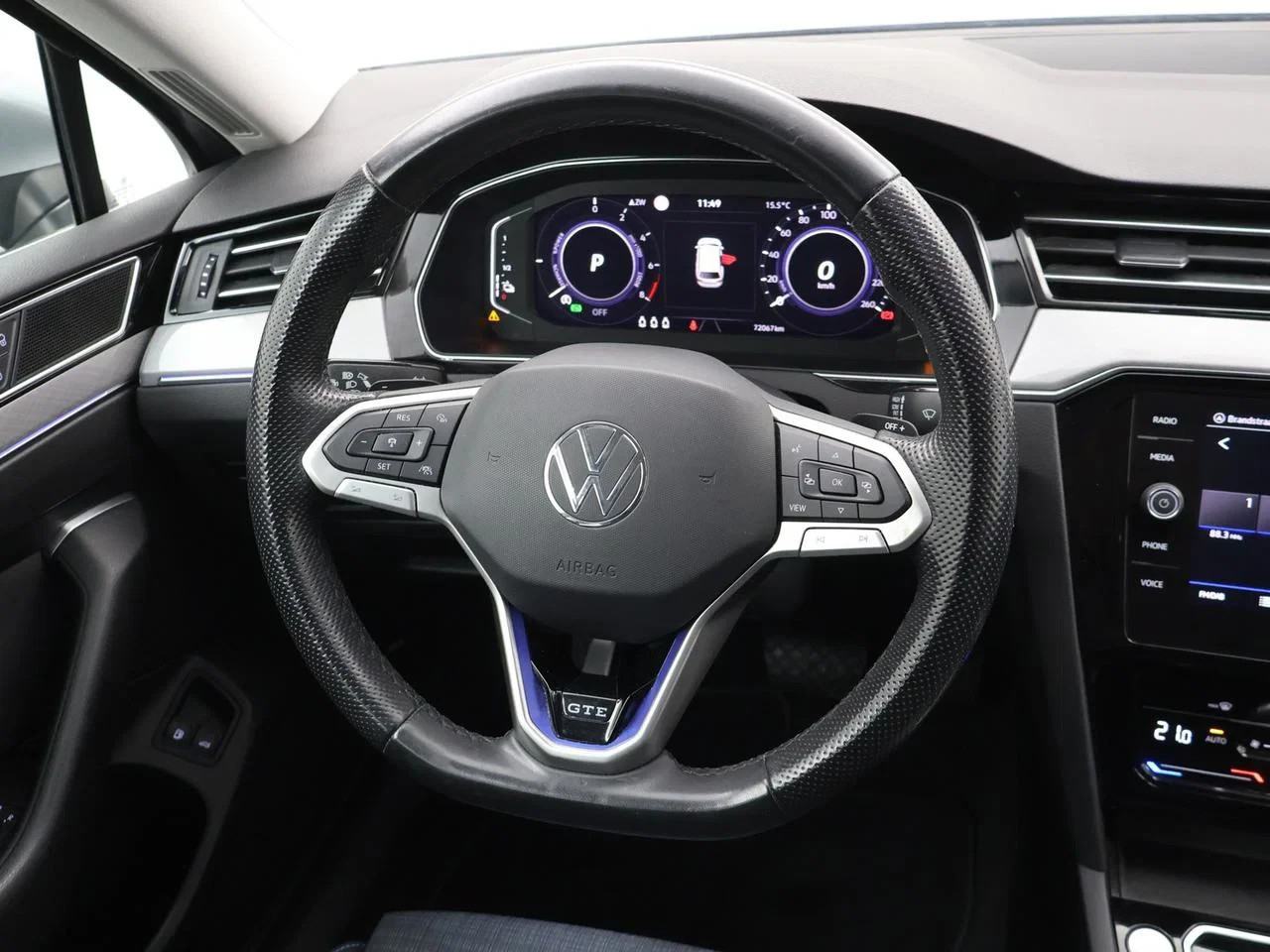 Volkswagen-Passat-image-15