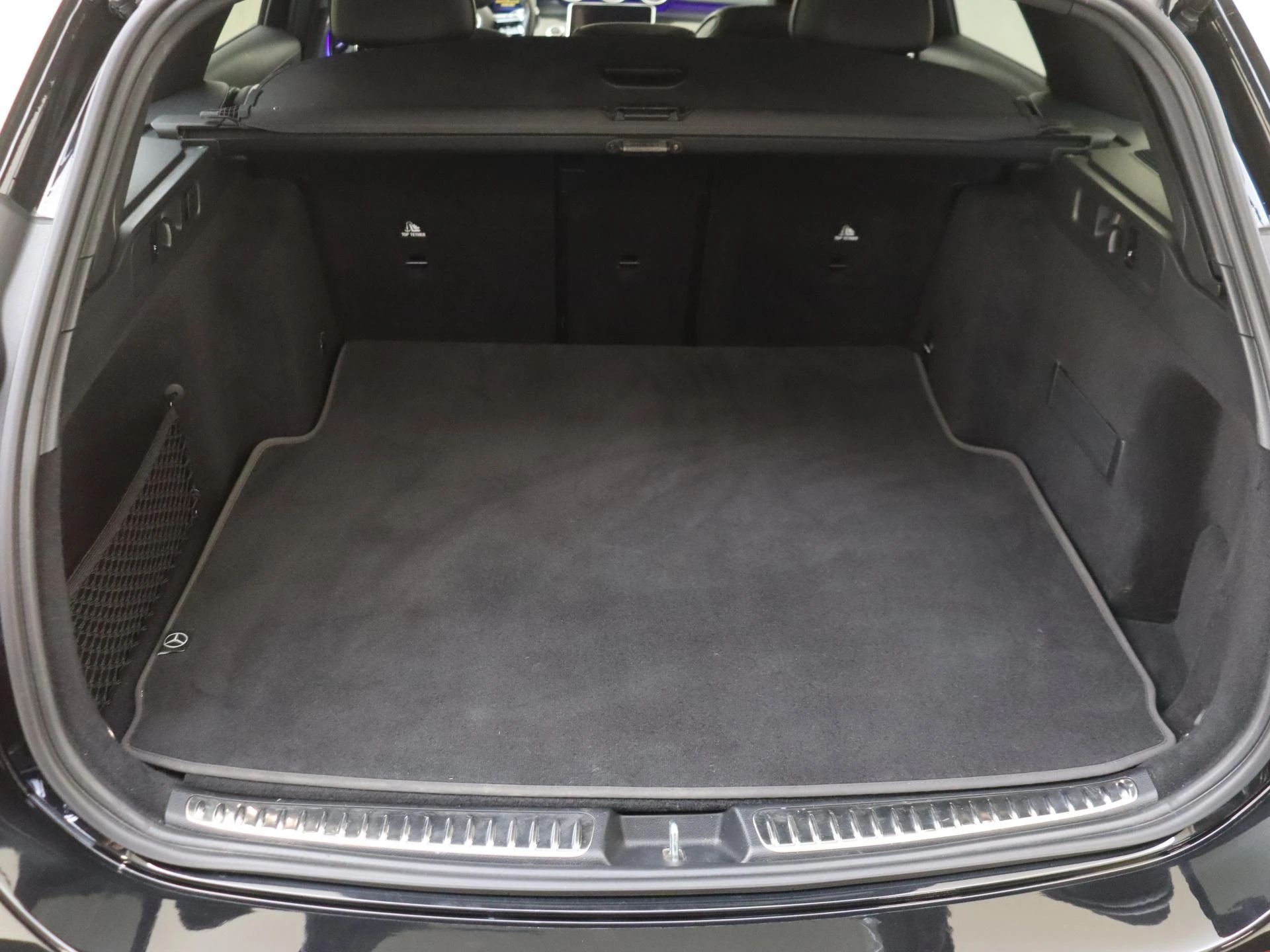 Mercedes-Benz-C-Klasse-image-27
