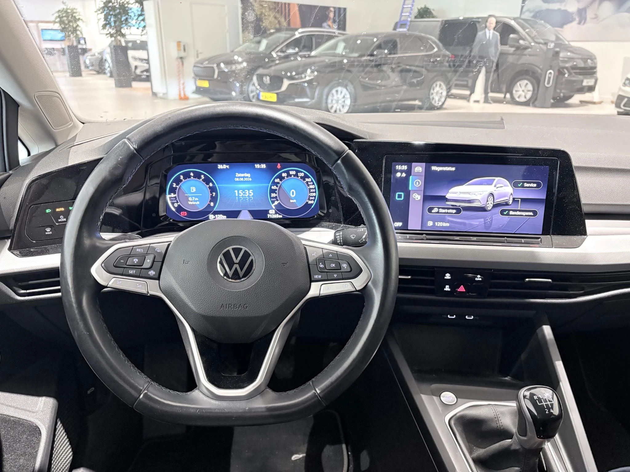 Volkswagen-Golf-image-16