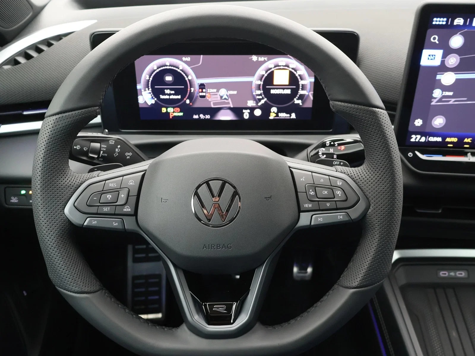 Volkswagen-T-Roc-image-18