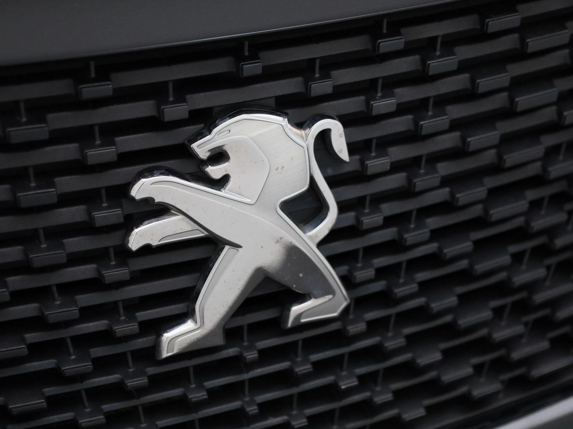 Peugeot e-2008 EV Active Pack 50 kWh