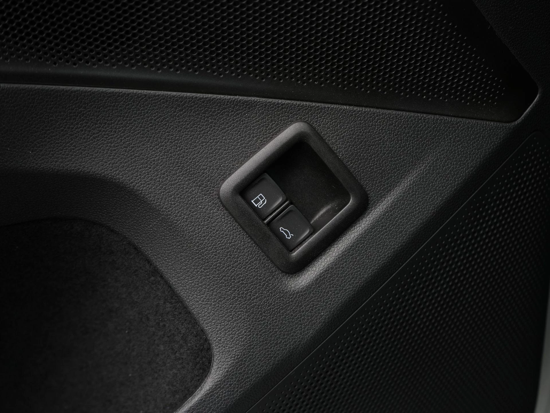 Volkswagen-Tiguan-image-35