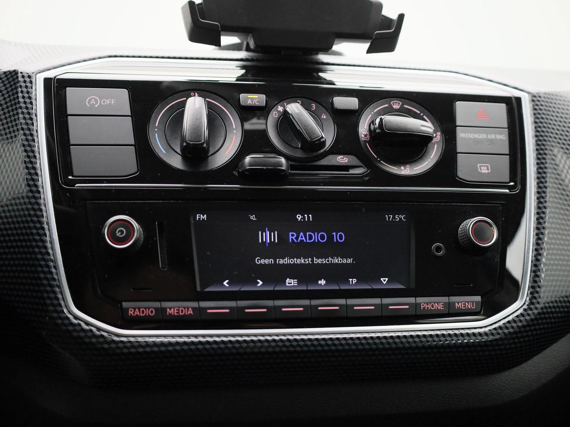 Volkswagen-up!-image-16