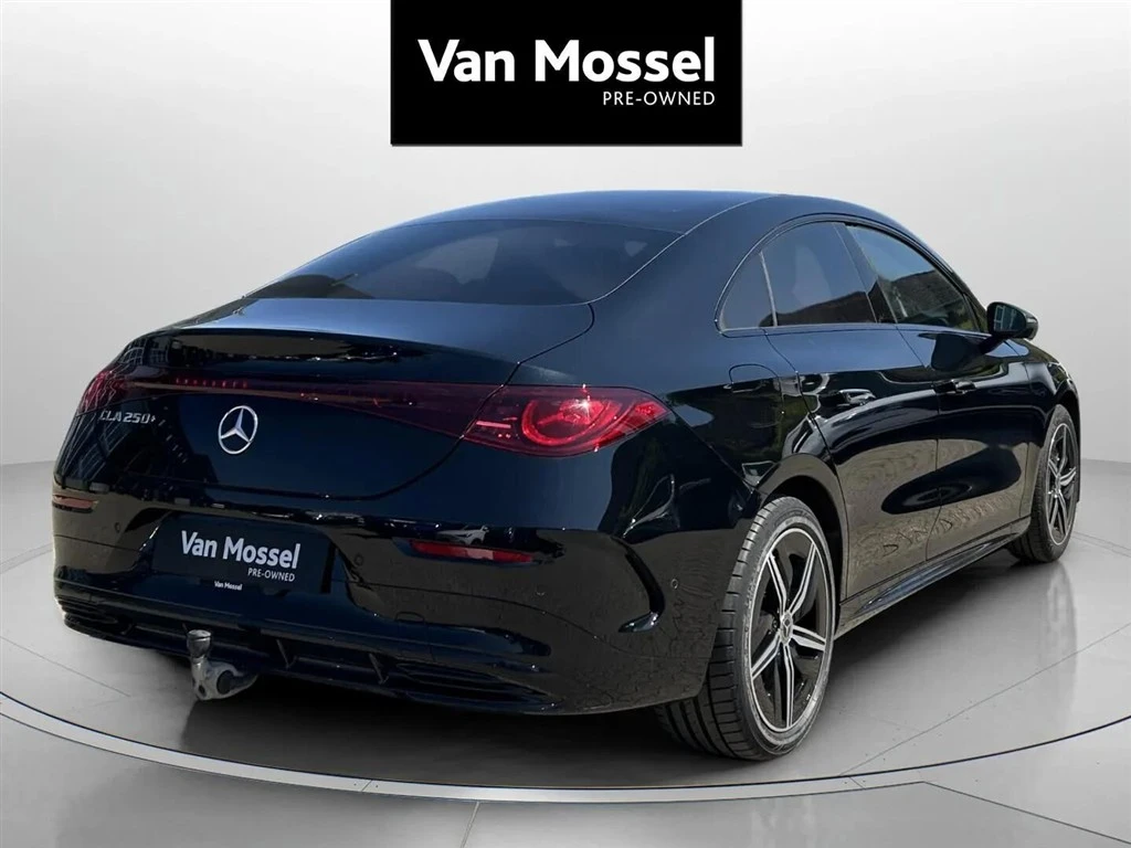 Mercedes-Benz-CLA-image-4