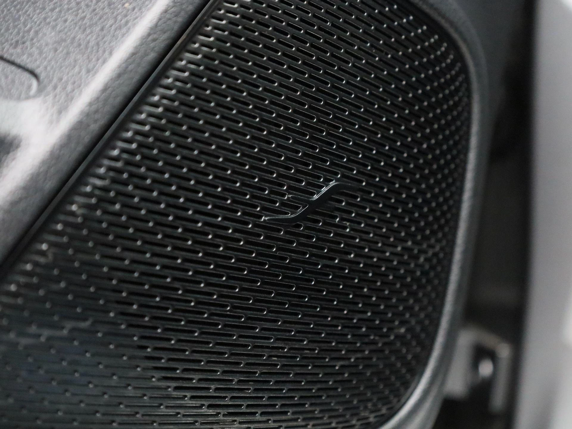 Mercedes-Benz-EQA-image-31