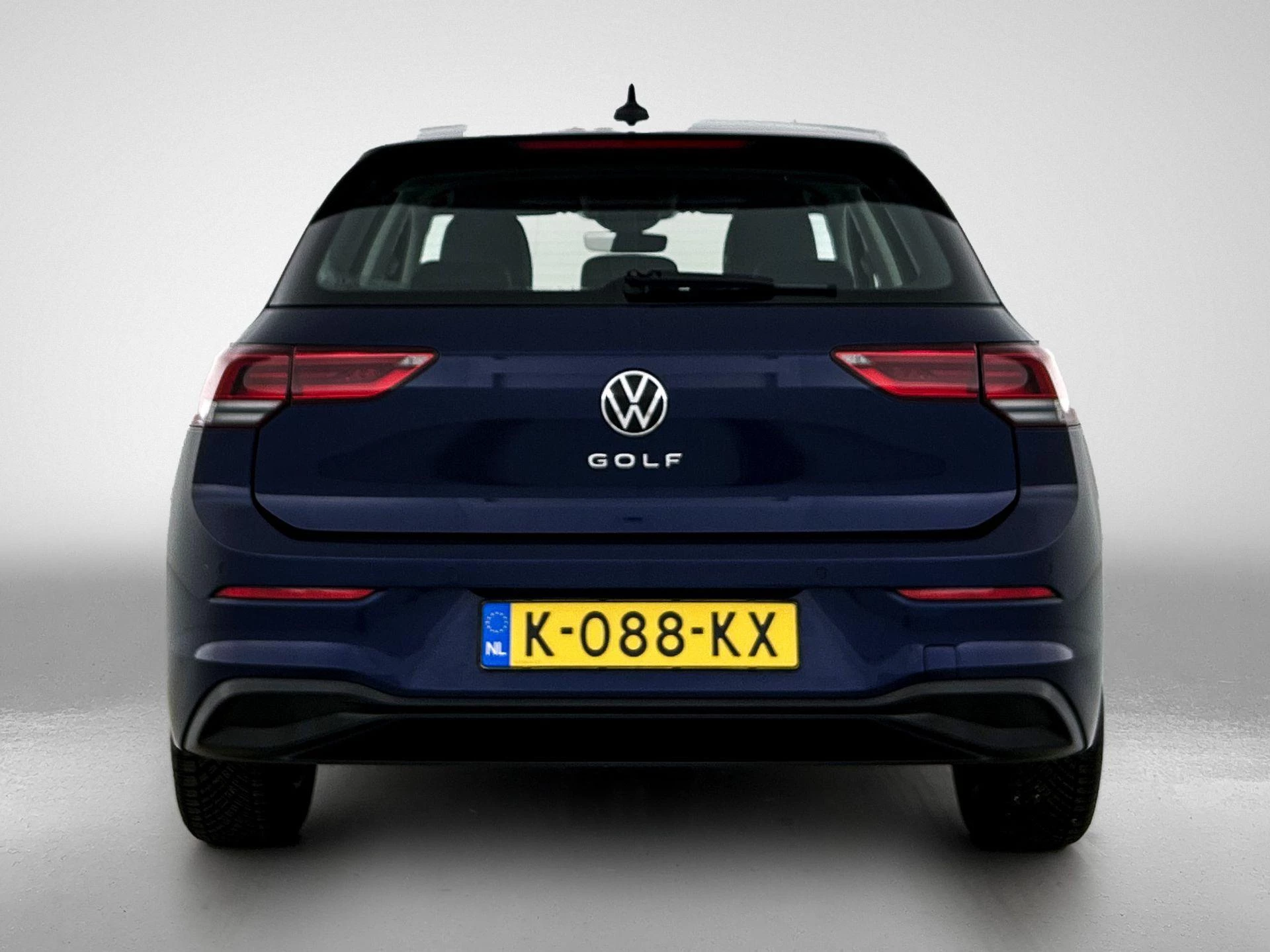 Volkswagen-Golf-image-2