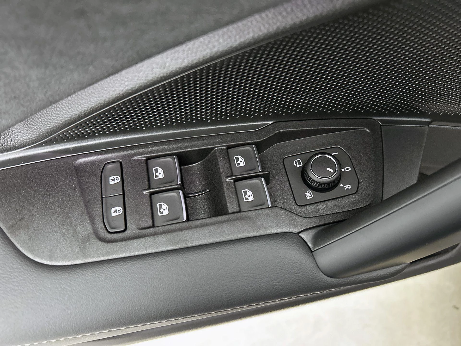 Volkswagen Tayron 1.5 eHybrid R-Line Edition