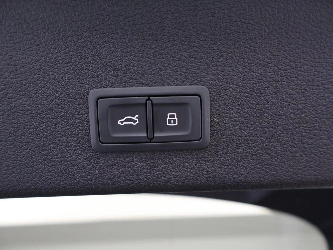 Audi e-tron Sportback Audi e-tron Sportback 55 QUATTRO 408PK *AUTOMAAT*LEDER*CAMERA*VIRTUAL COCKPIT*PDC*ACC*NAVI*APP-CONNECT*...*