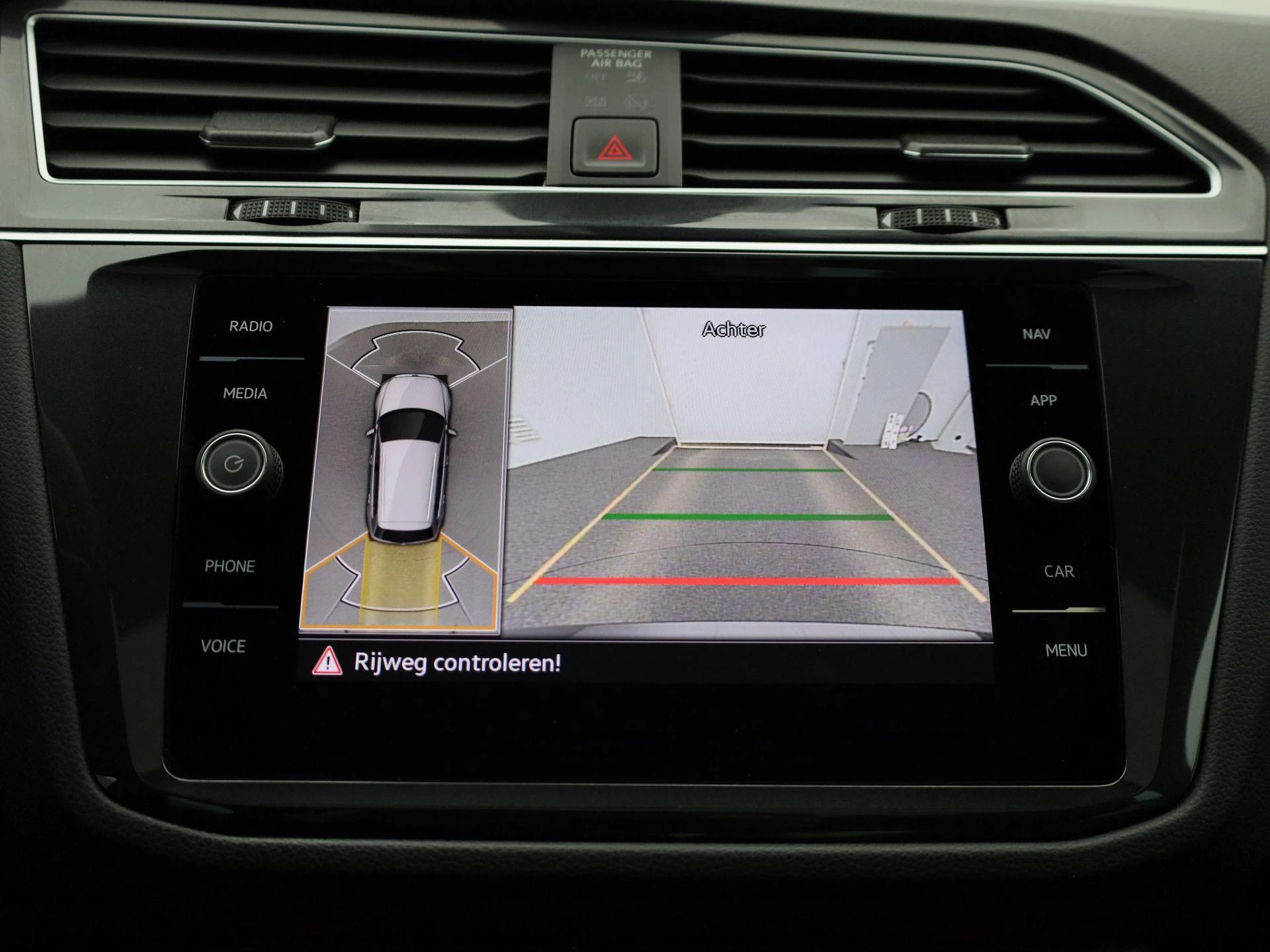 Volkswagen-Tiguan-image-33