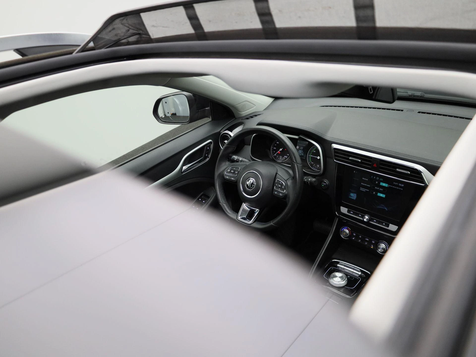MG-ZS EV-image-37