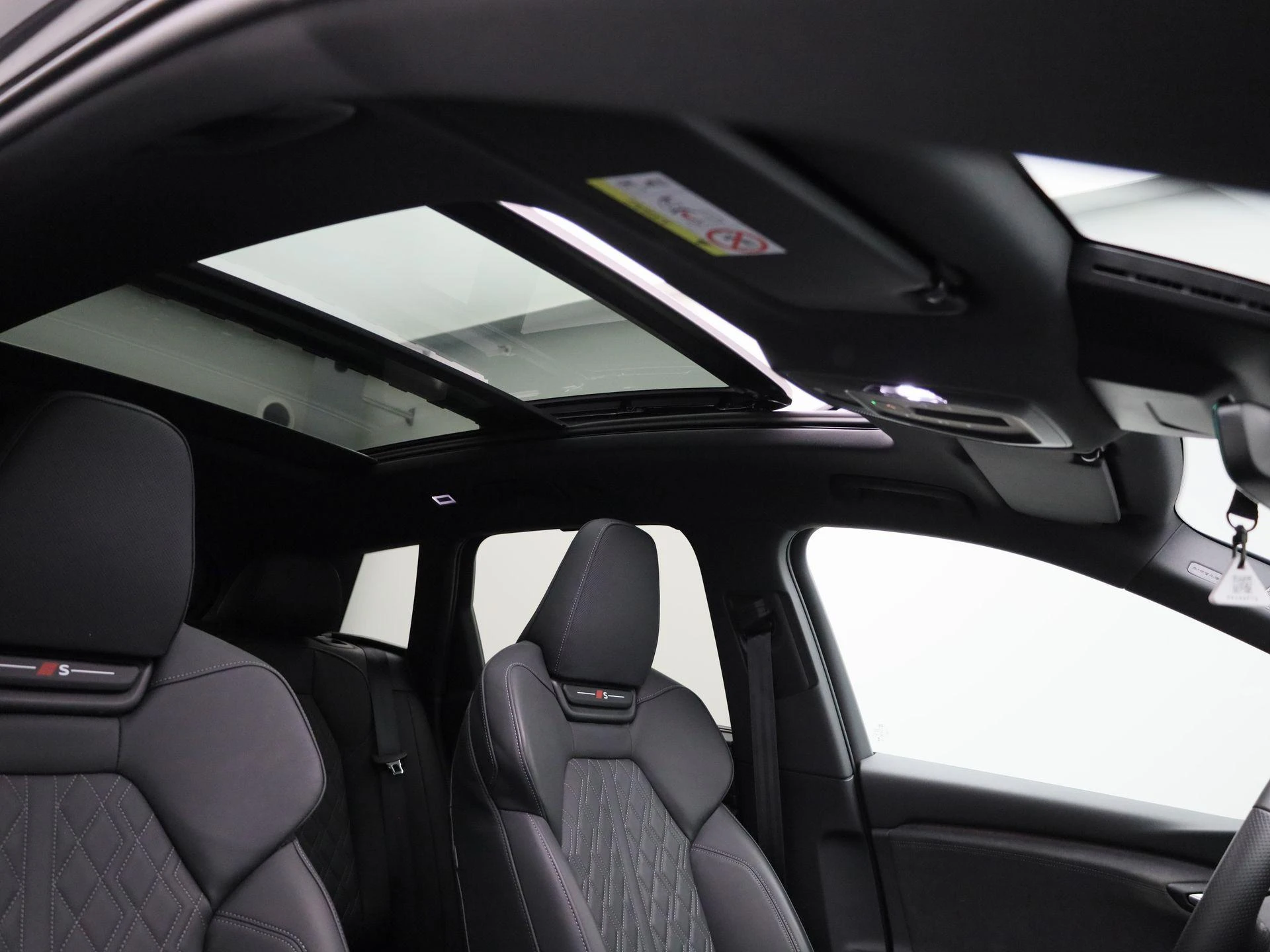 Audi-Q6 e-tron-image-58