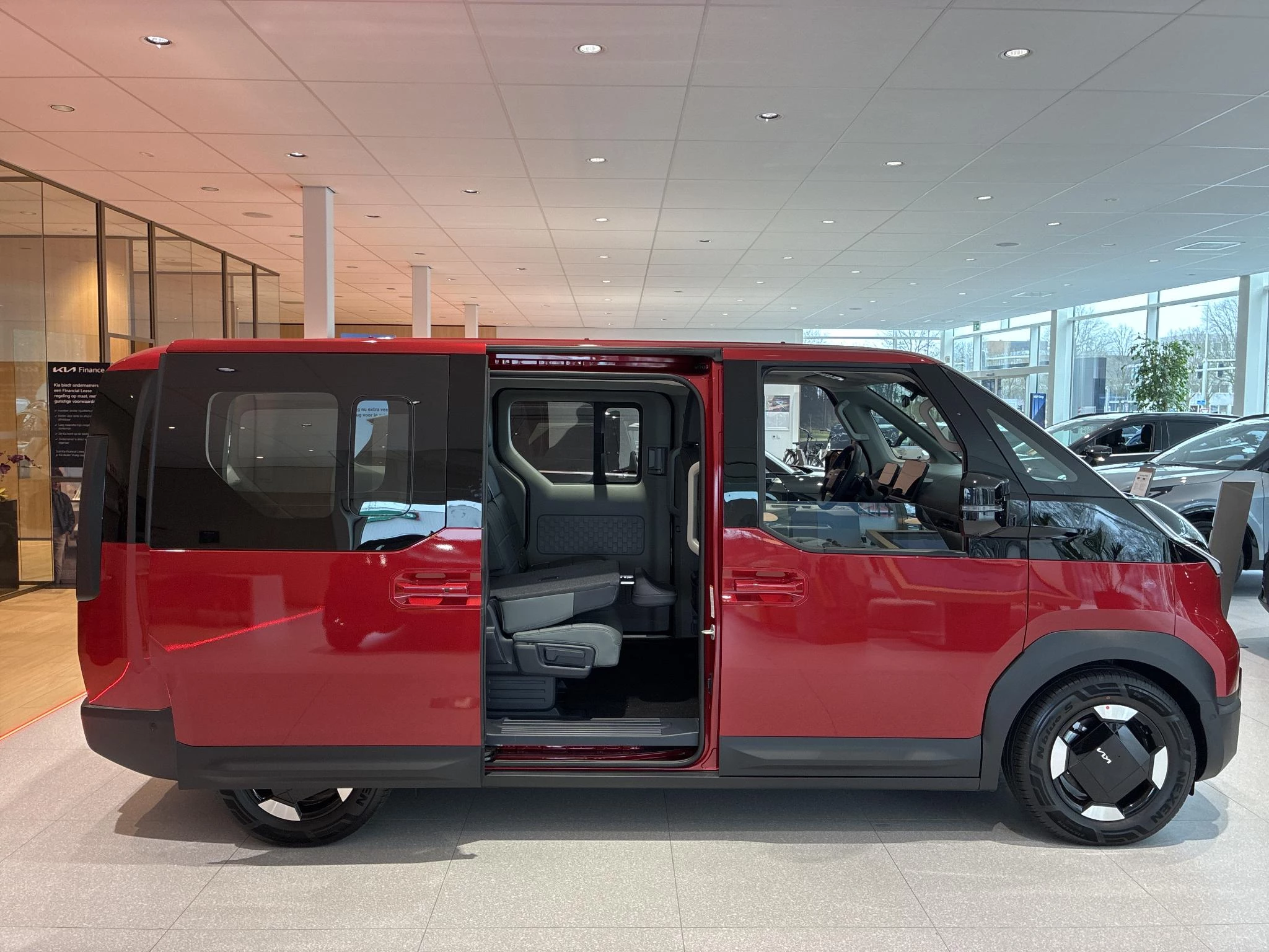Kia PV5 Passenger Elite Executive 71.2 kWh