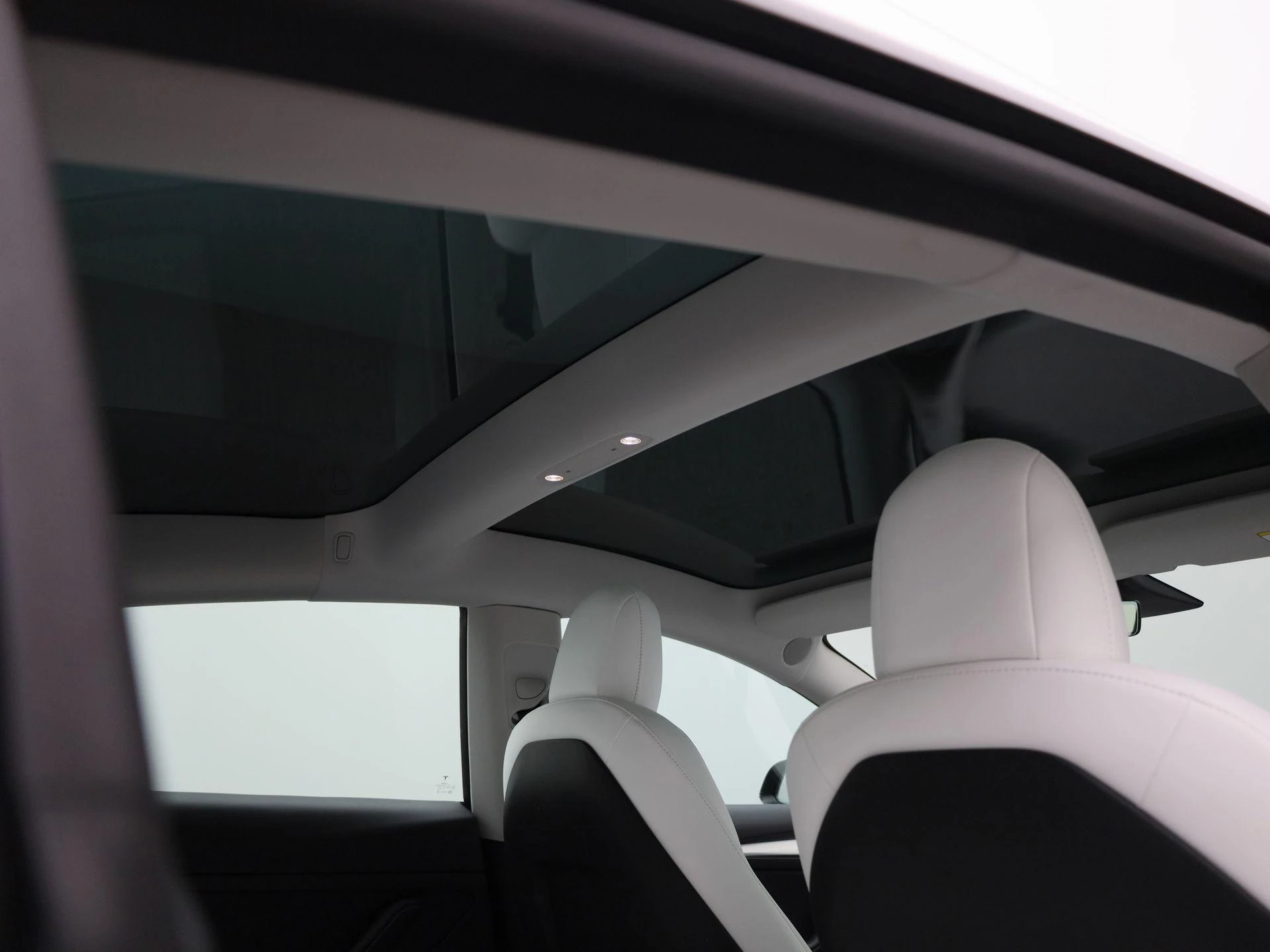 Tesla-Model 3-image-37