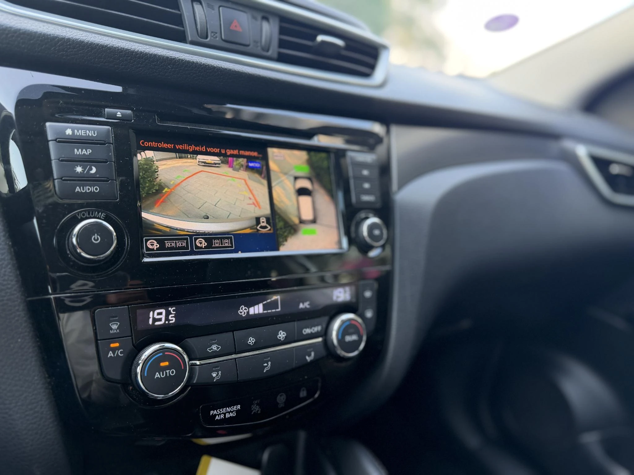 Nissan-QASHQAI-image-7