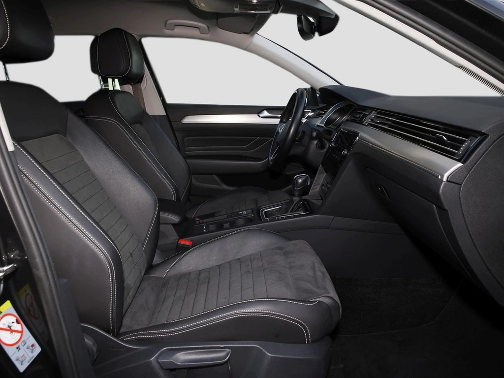 Volkswagen Passat Variant 2.0 TDI DSG Elegance AHK/Navi/RFK