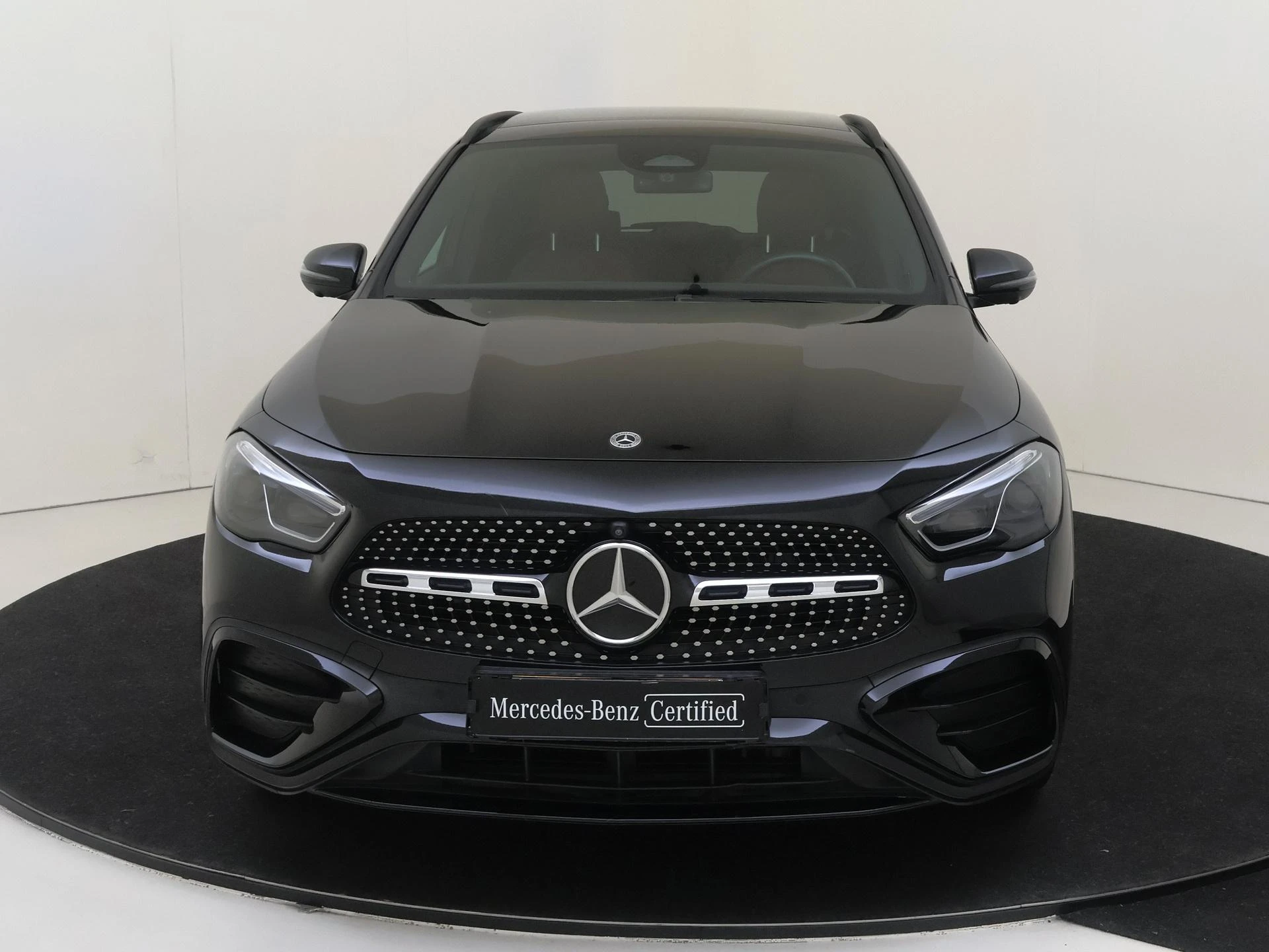 Mercedes-Benz-GLA-image-1
