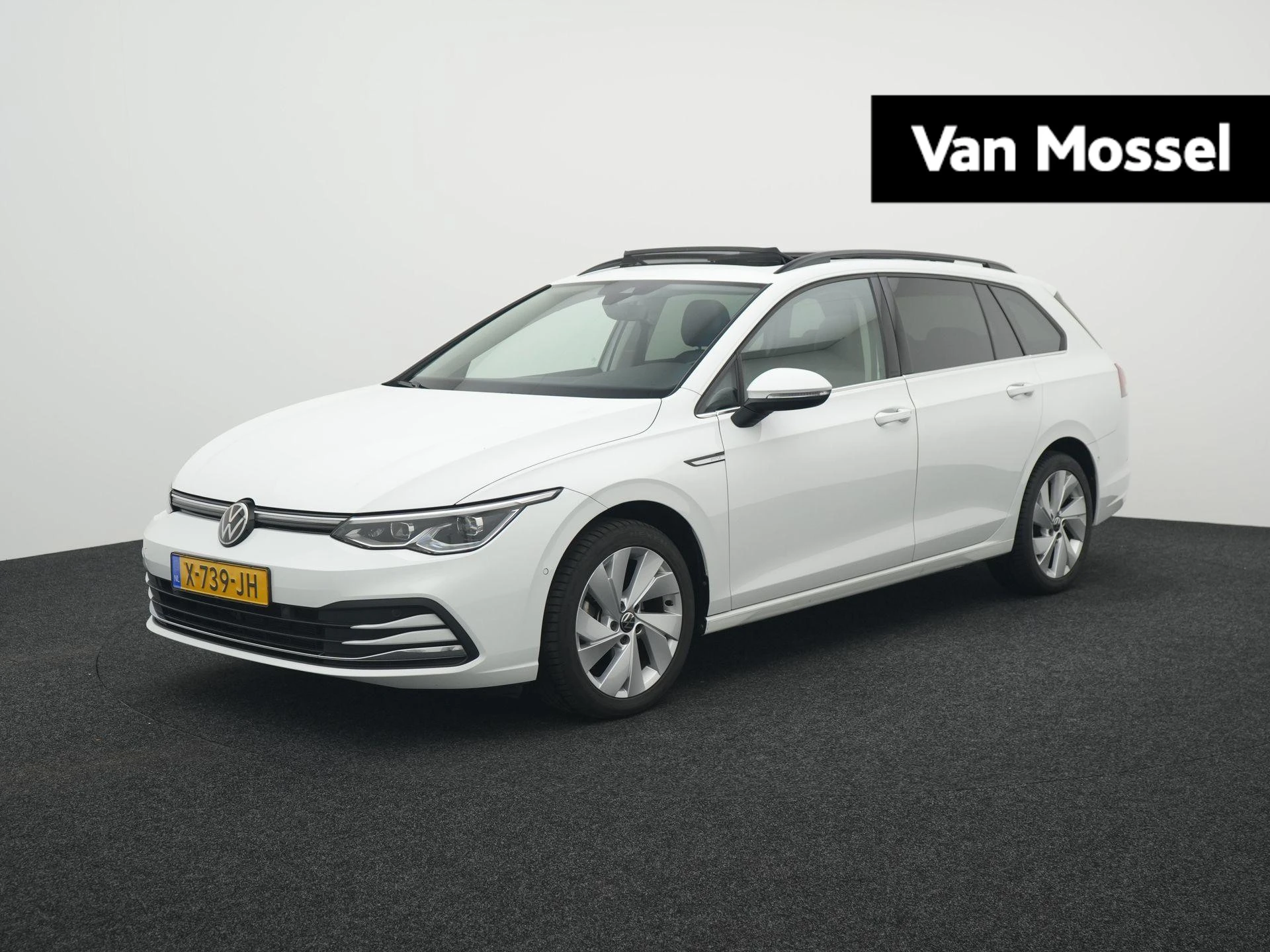 Volkswagen-Golf-image-0
