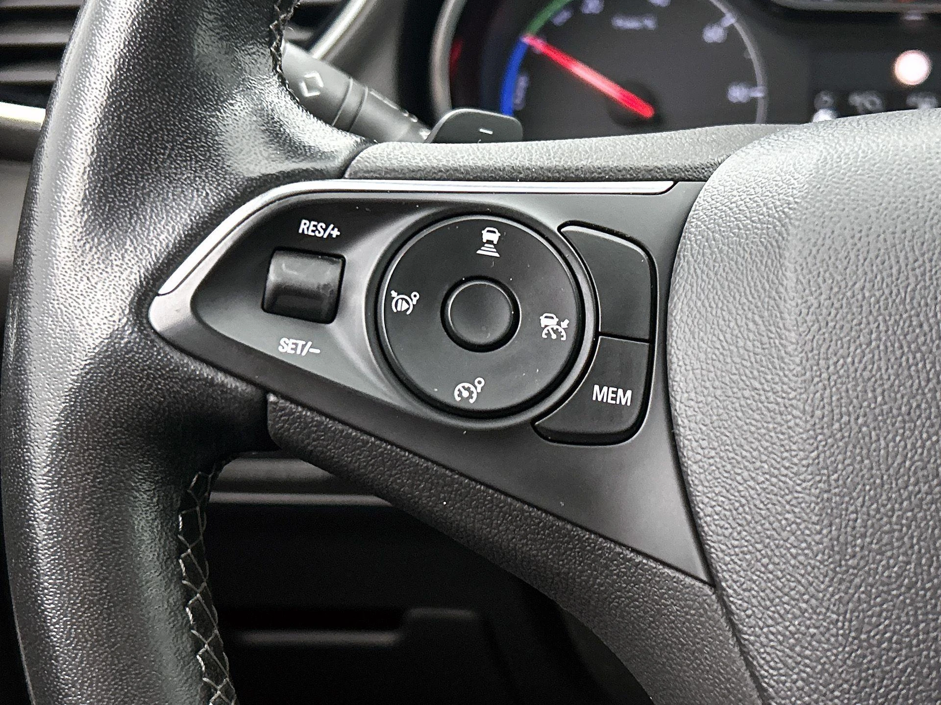 Opel-Grandland X-image-5