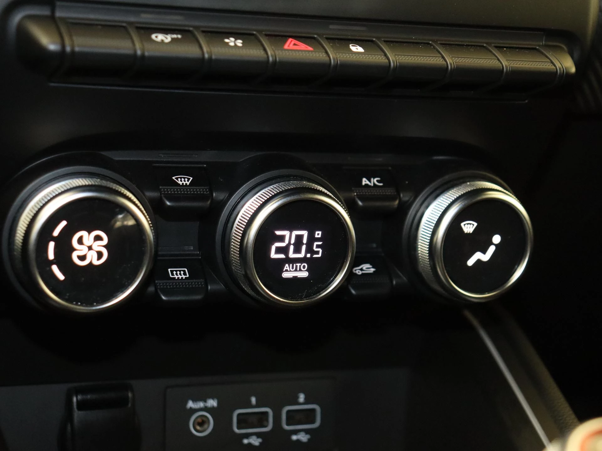 Renault-Clio-image-18