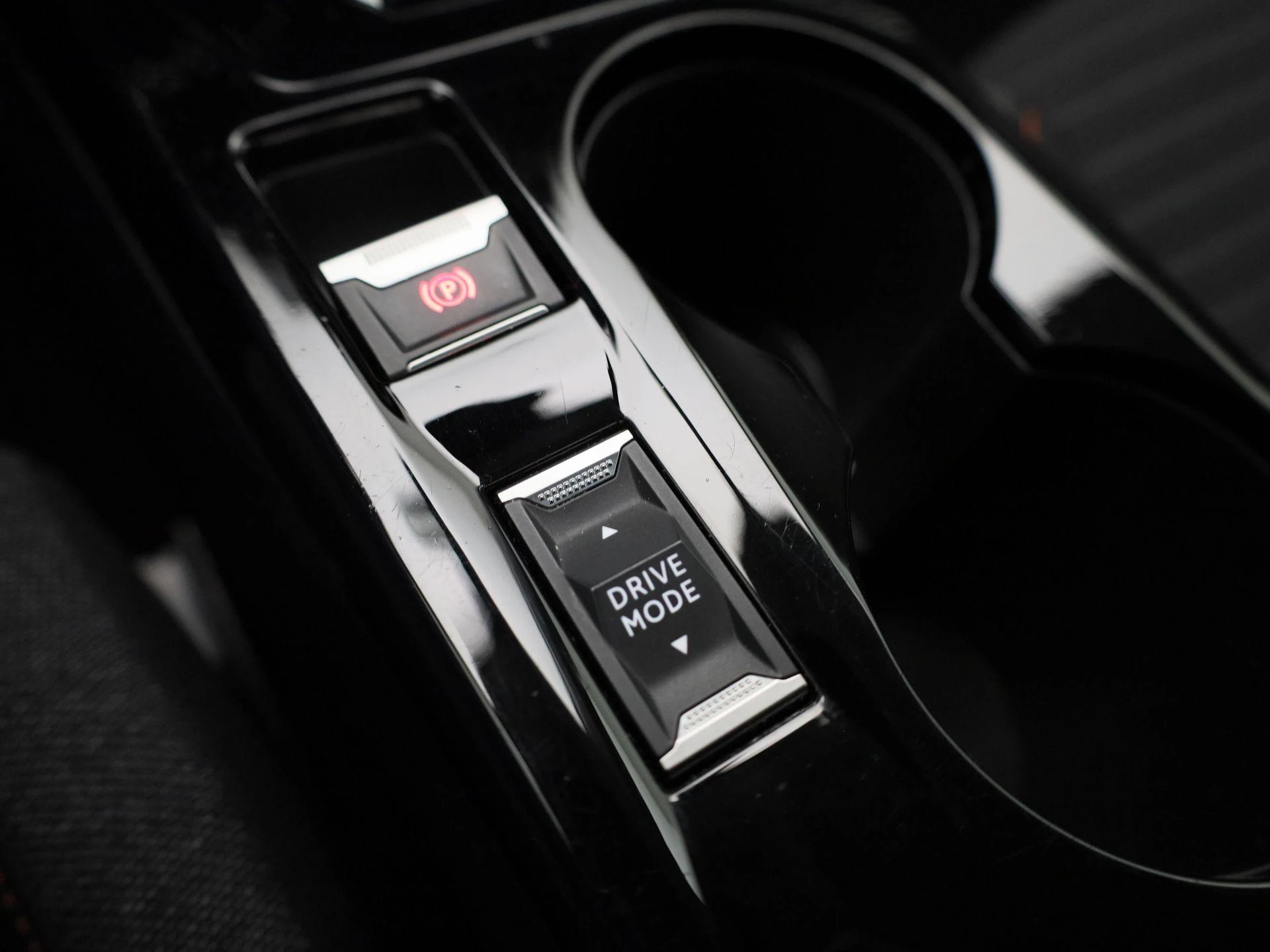 Peugeot-208-image-27