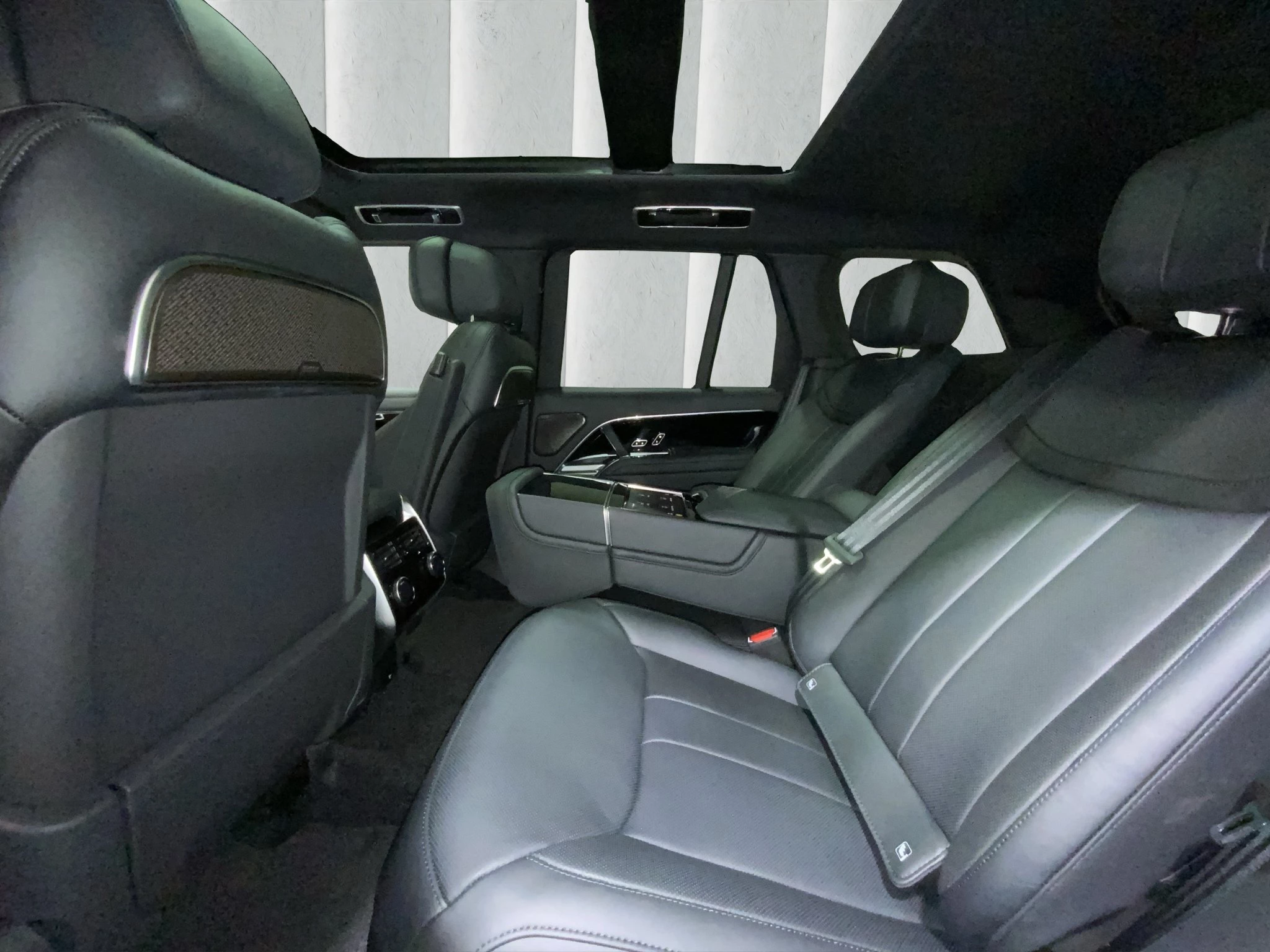 Land Rover Range Rover Autobiography 3.0 P550e 22 | AHK | Kühlfach