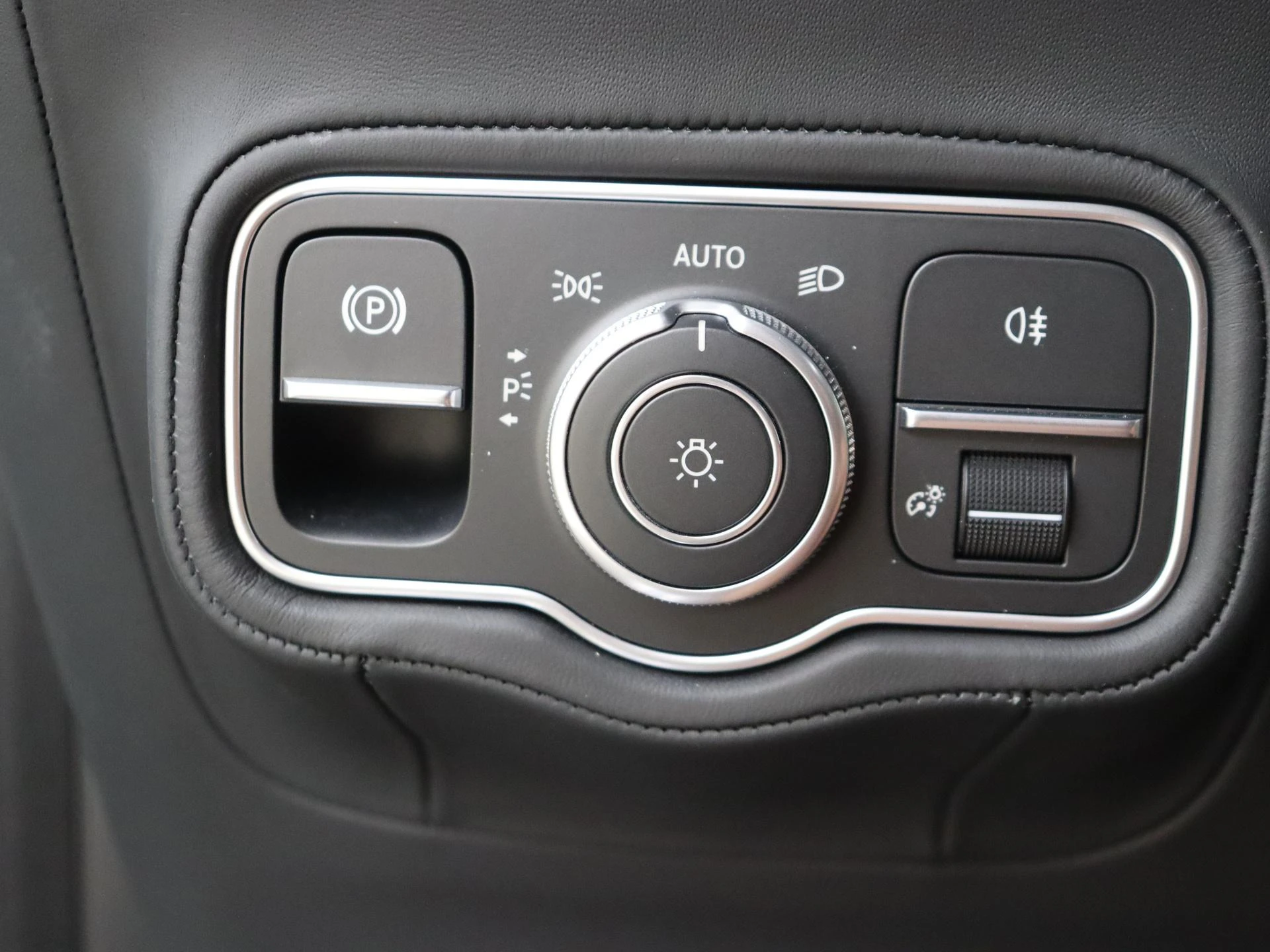 Mercedes-Benz-Classe G-image-25