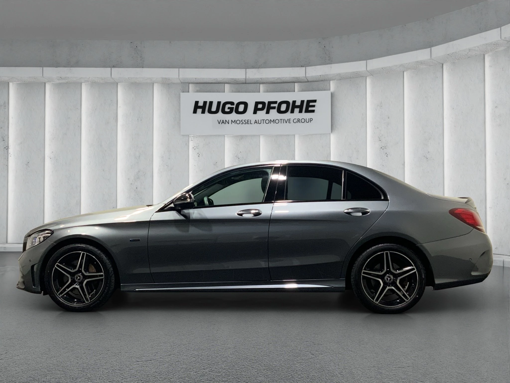 Mercedes-Benz-C-Klasse-image-1