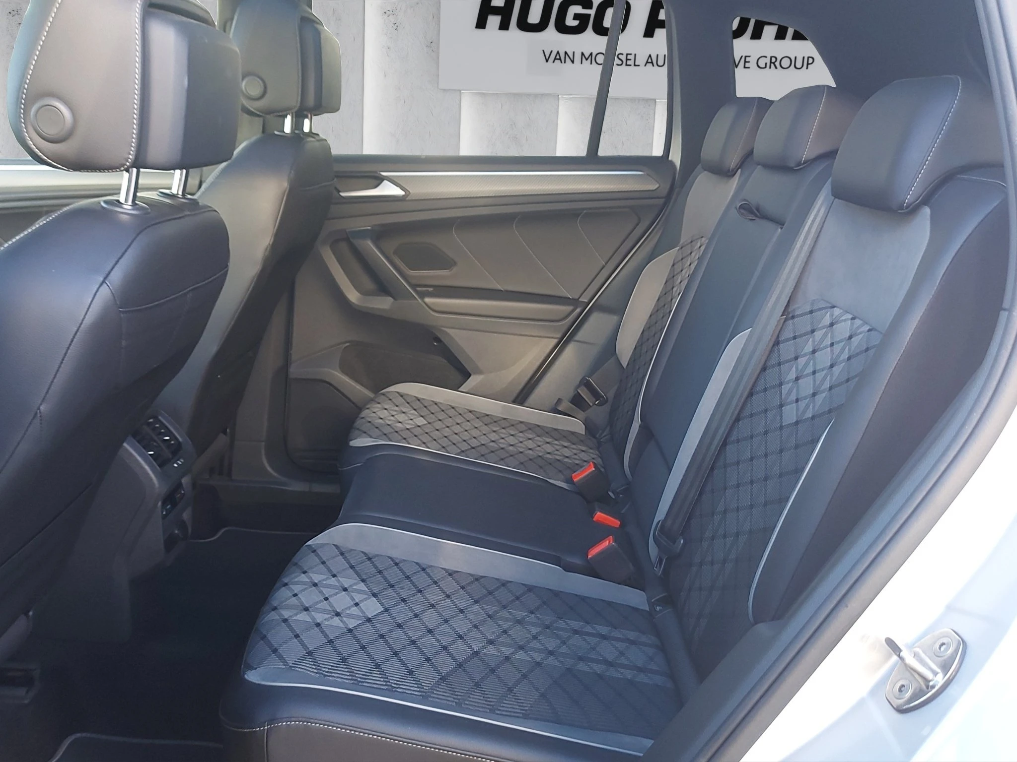 Volkswagen-Tiguan-image-10