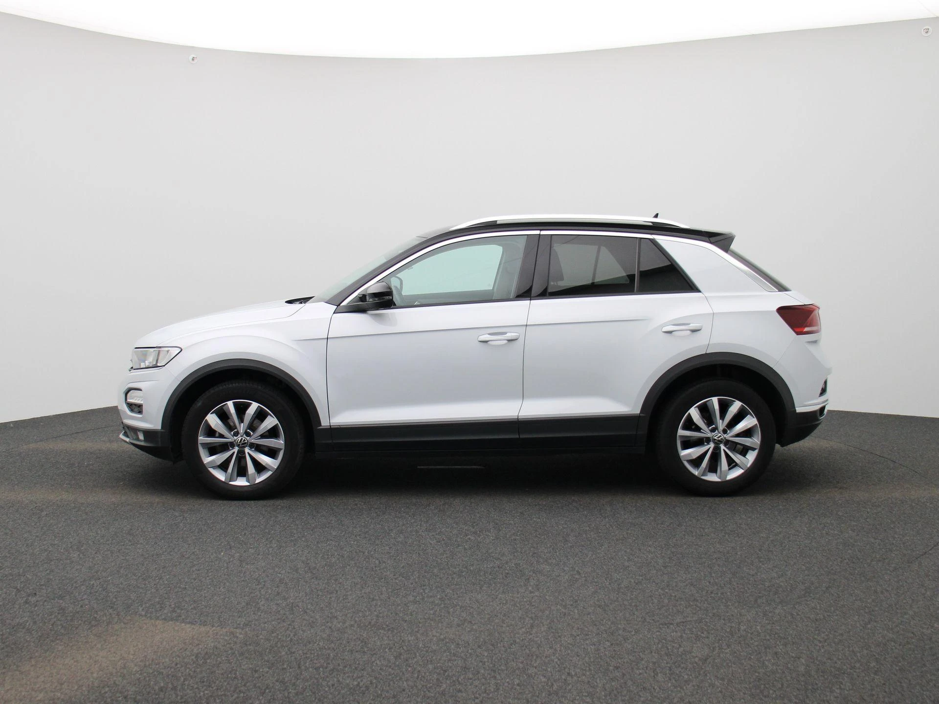 Volkswagen-T-Roc-image-3