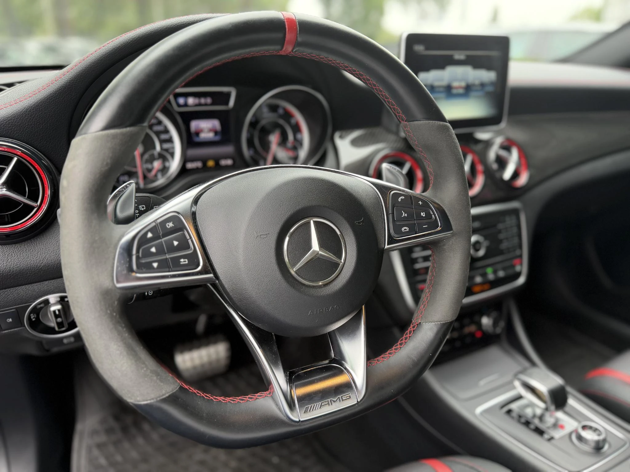 Mercedes-Benz-GLA-image-8