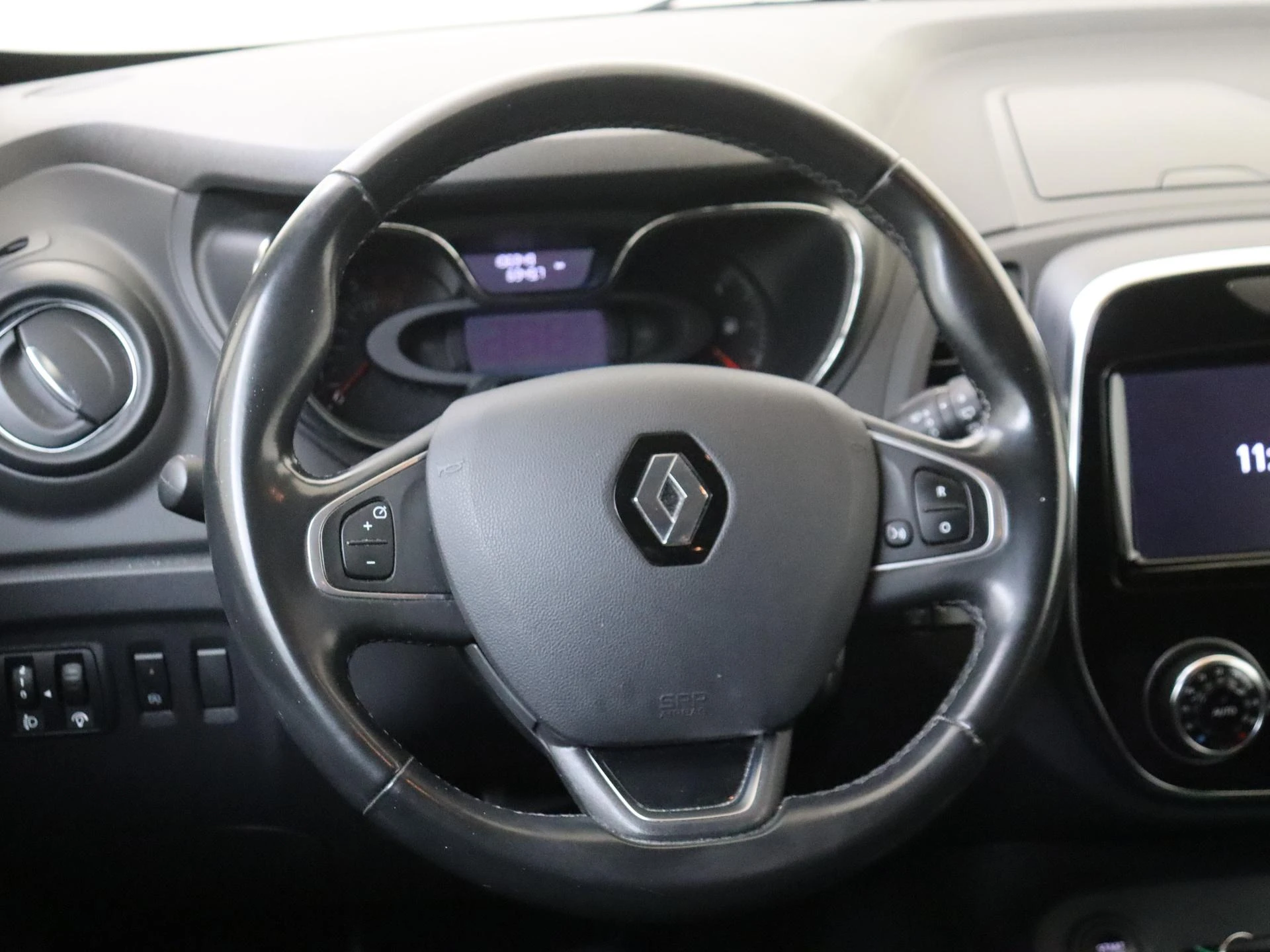 Renault-Captur-image-12