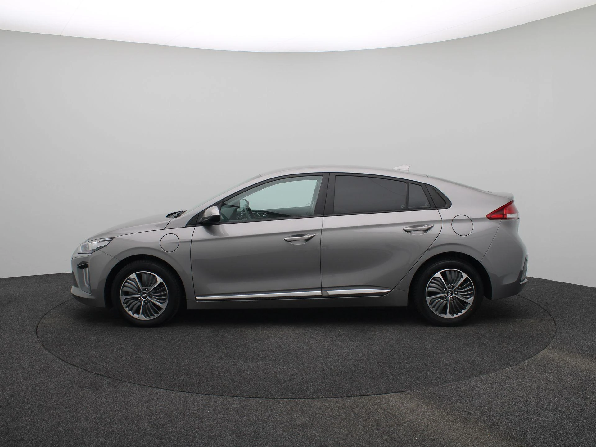 Hyundai-IONIQ-image-4