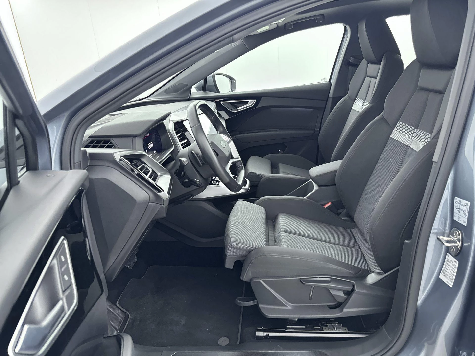 Audi-Q4 e-tron-image-9