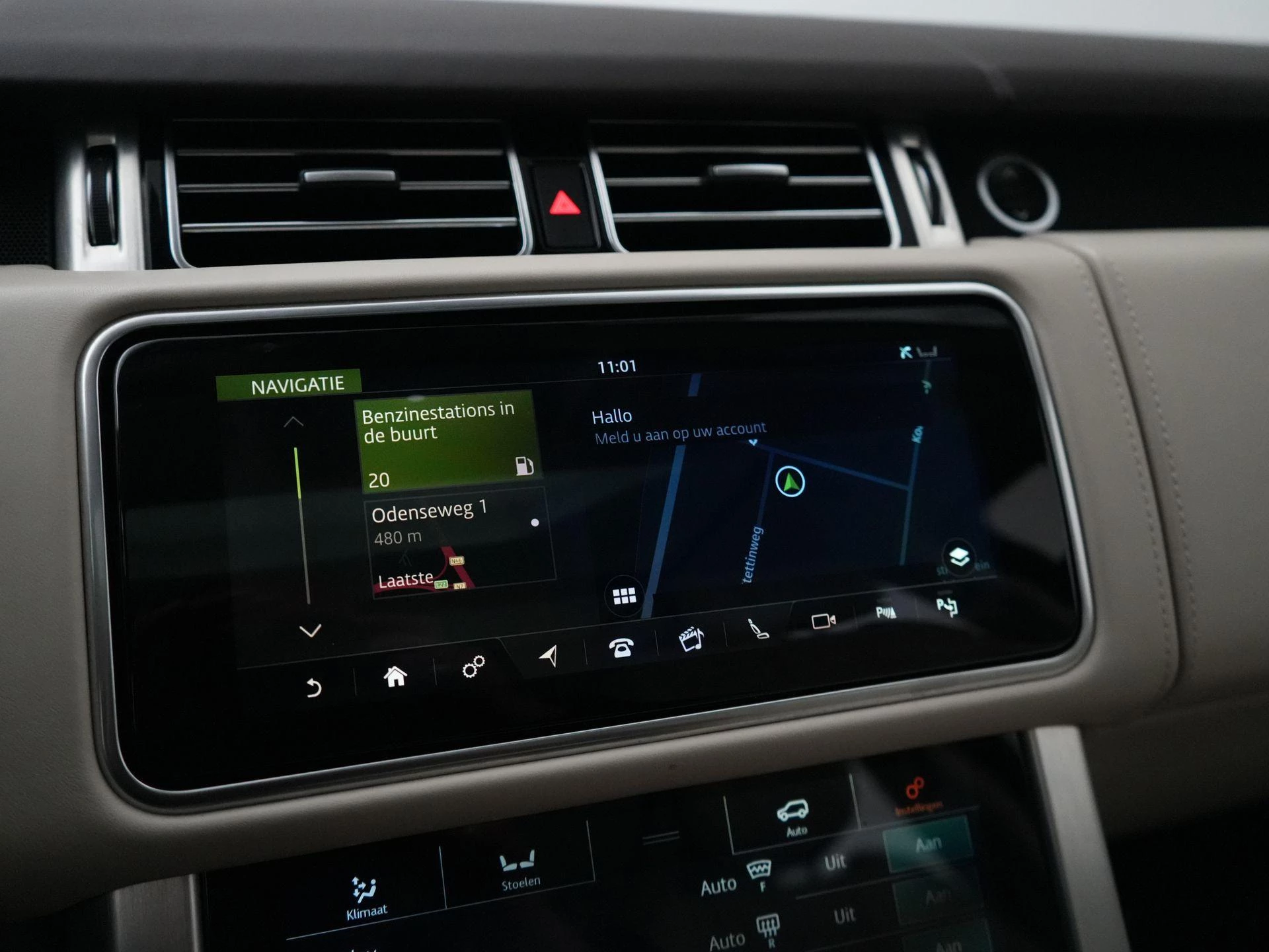 Land Rover-Range Rover-image-30