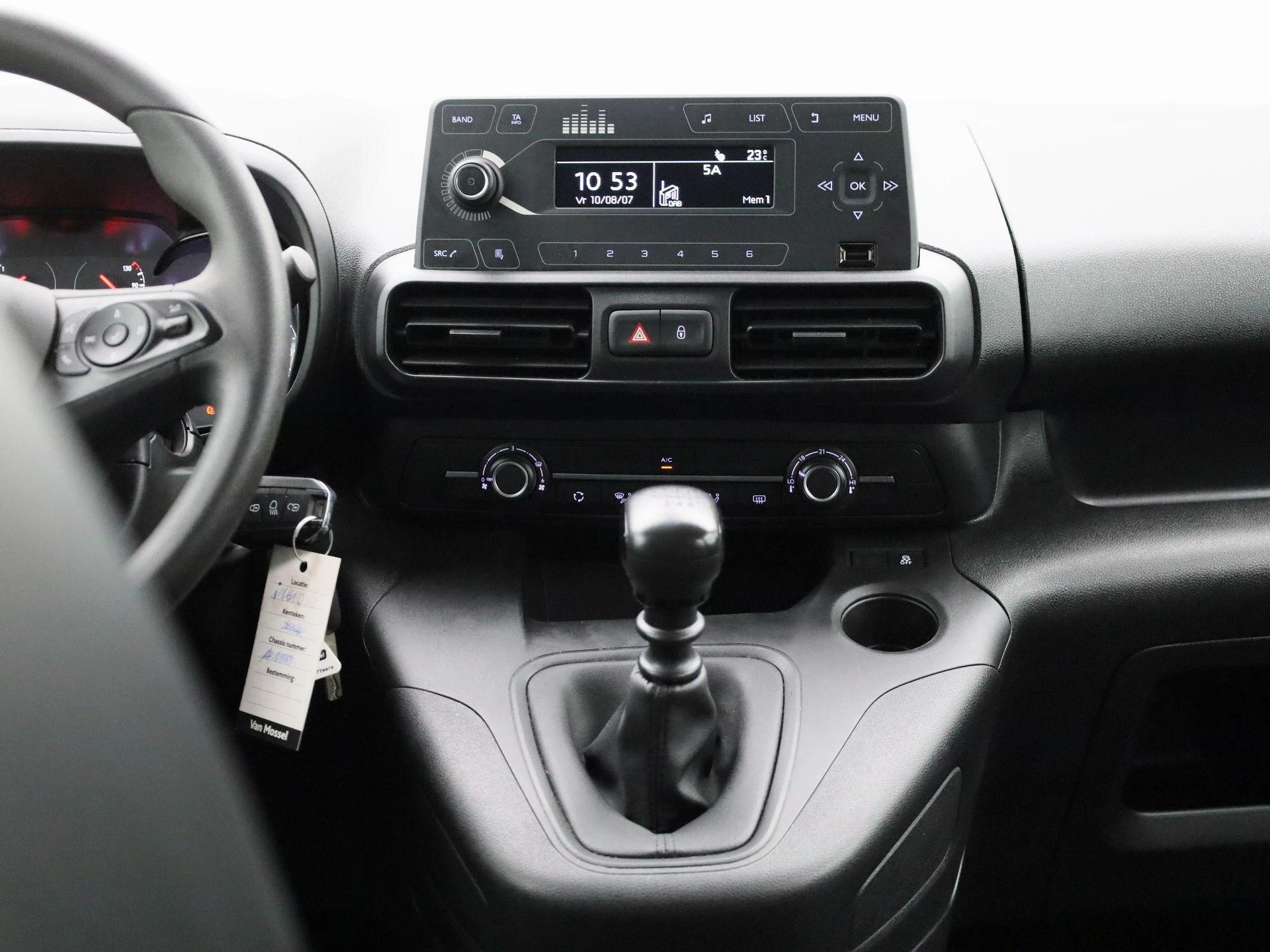 Opel-Combo Life-image-8
