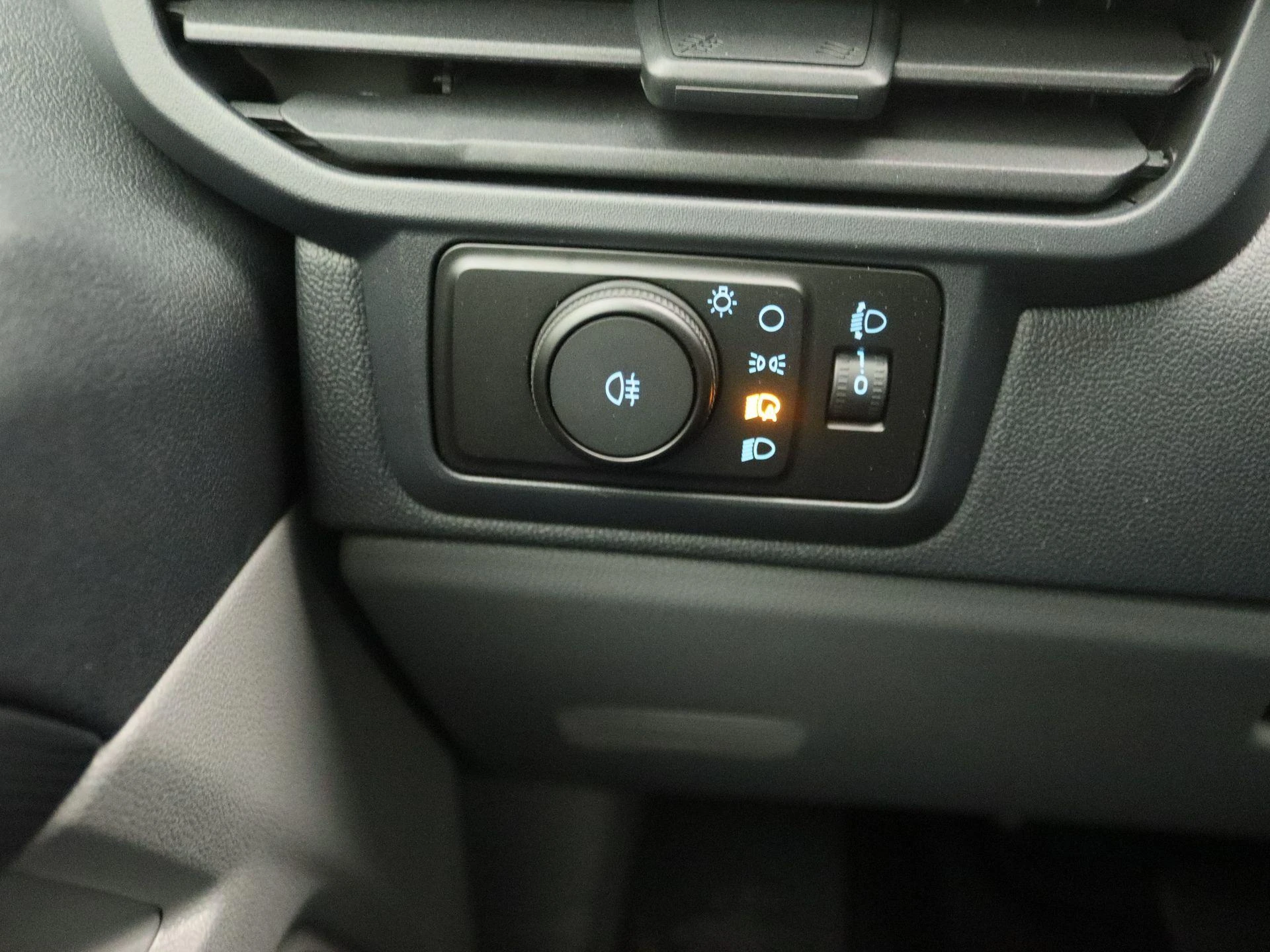 Ford-E-Transit-image-17