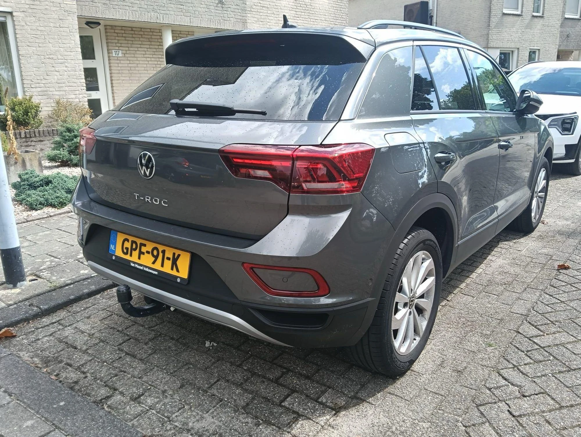 Volkswagen-T-Roc-image-3