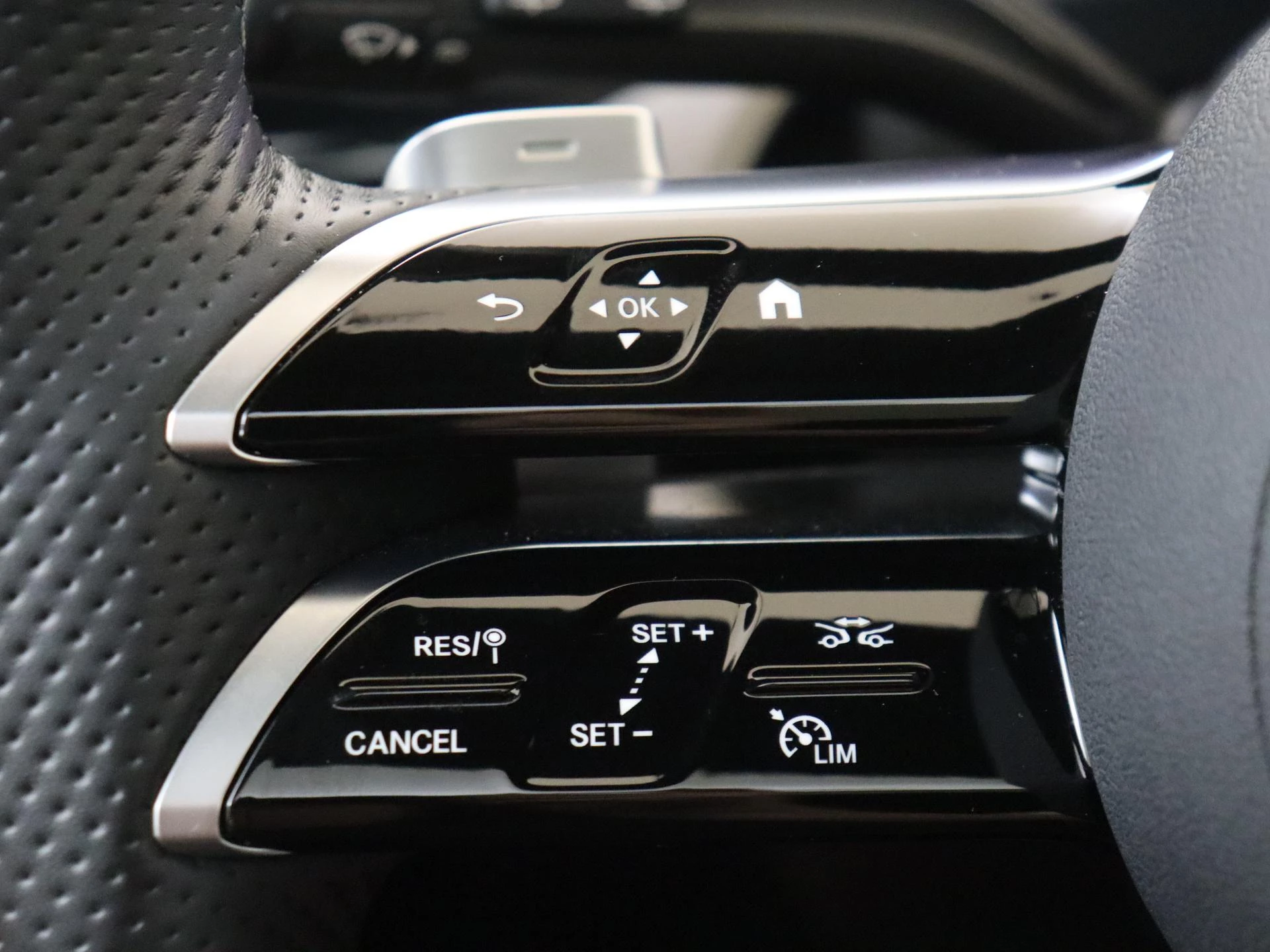 Mercedes-Benz A-Klasse 250 e Business Solution AMG