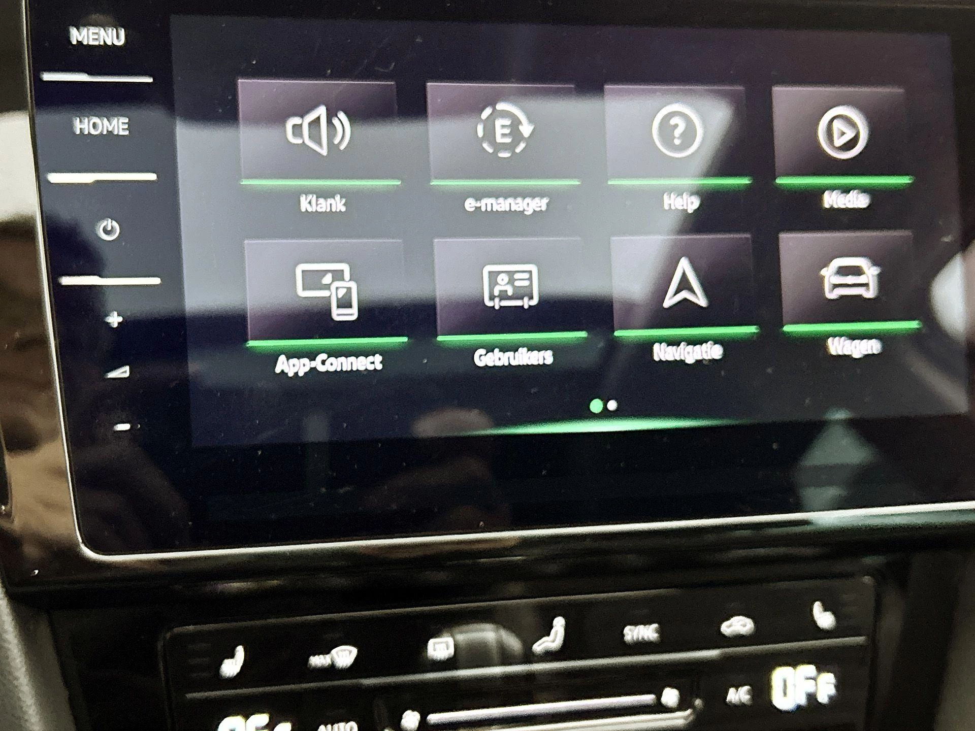 Volkswagen-Passat-image-10