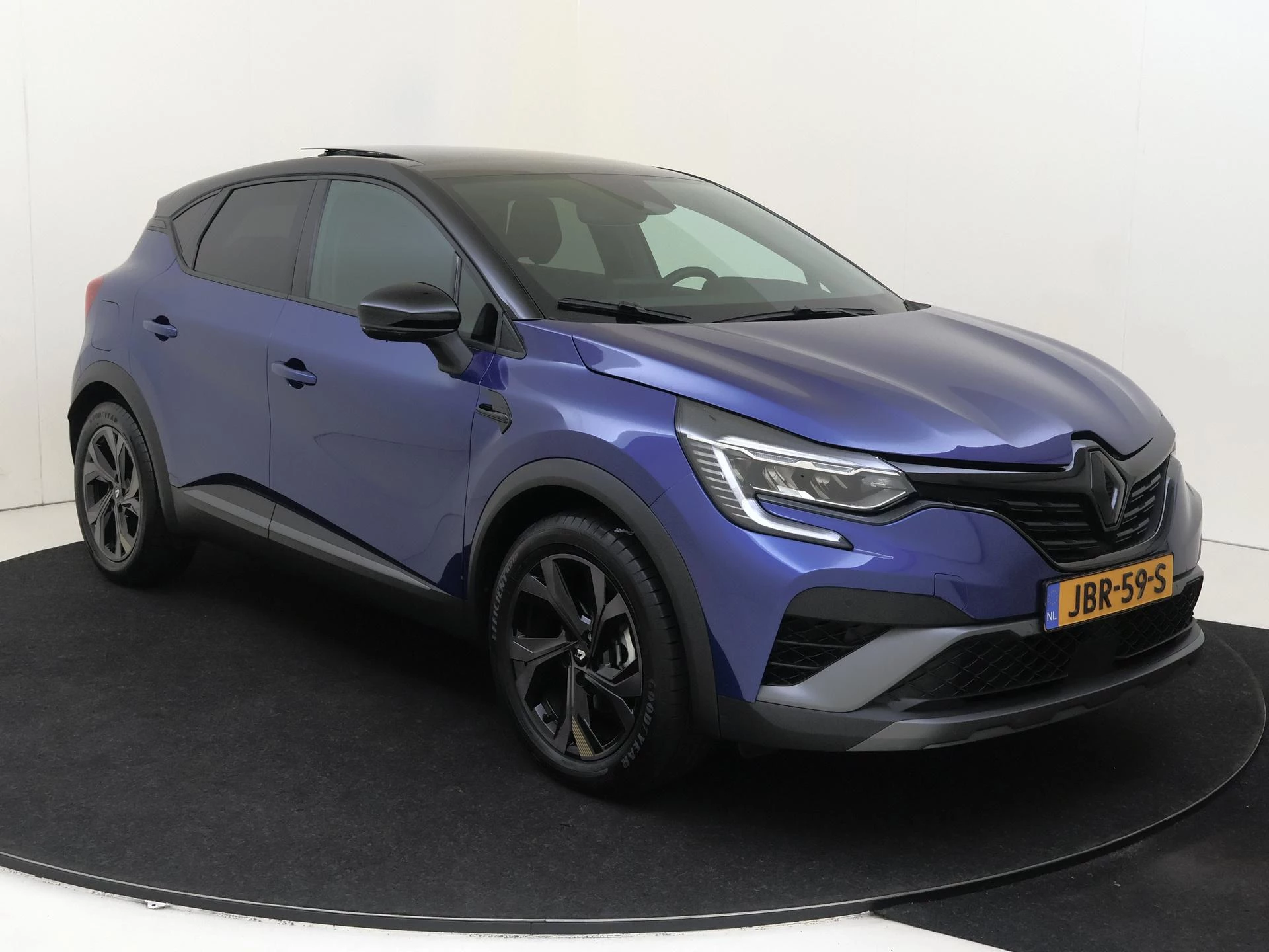 Renault-Captur-image-1