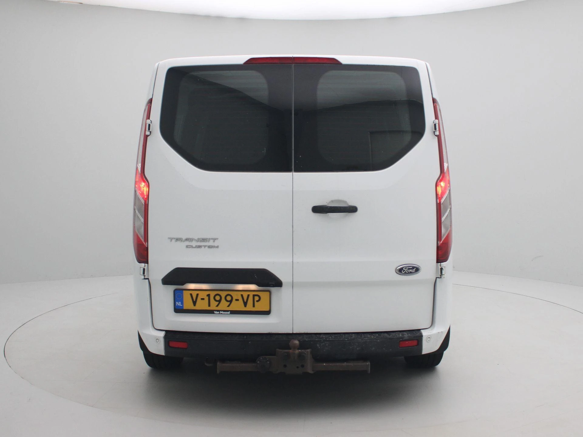Ford-Transit Custom-image-5