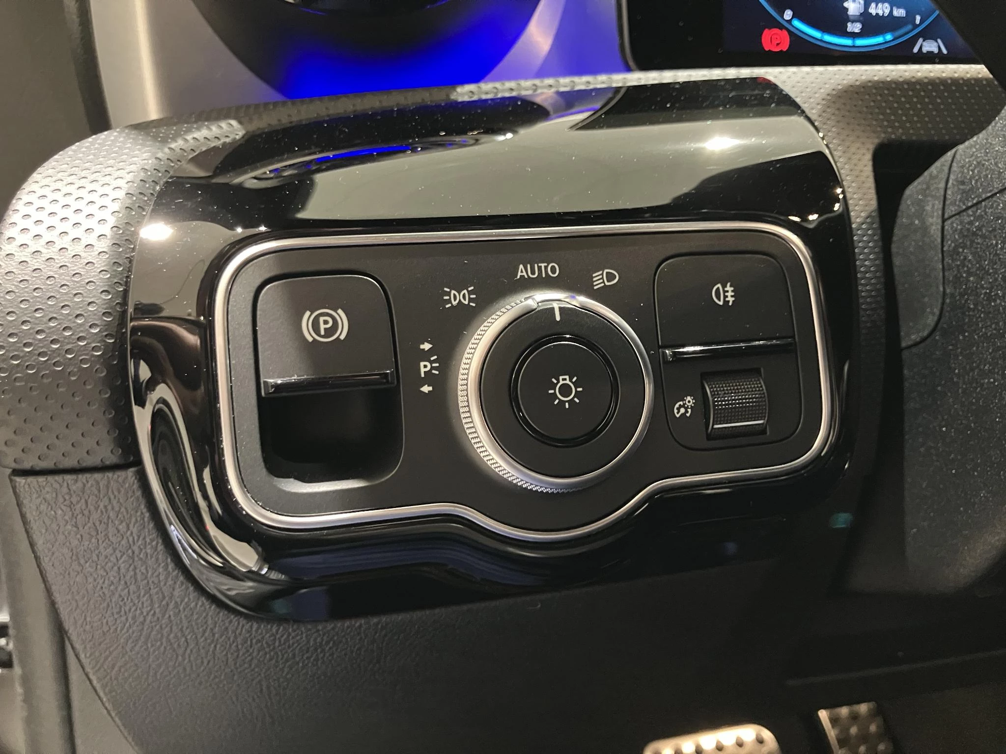 Mercedes-Benz-CLA-image-16