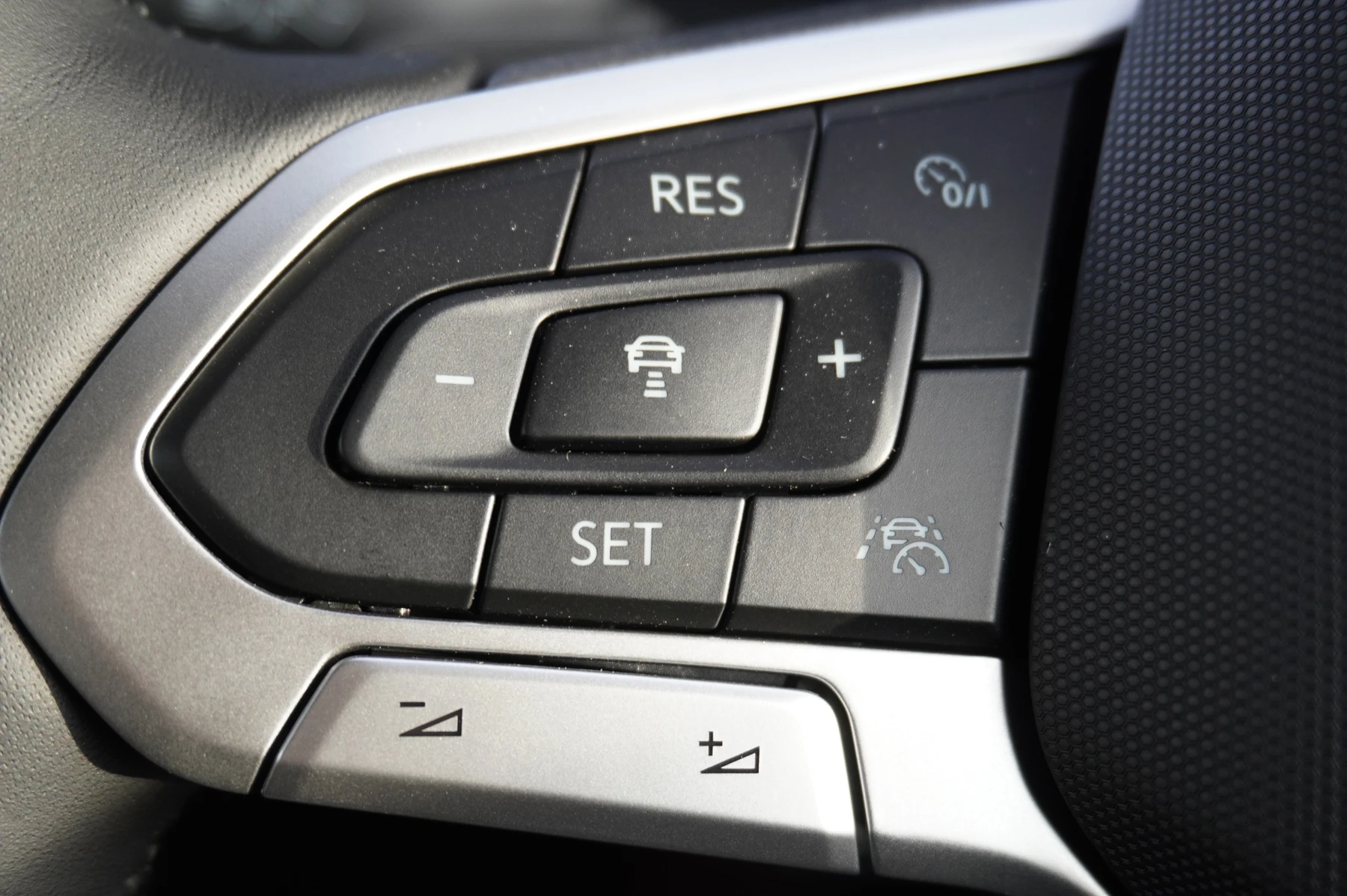 Volkswagen-Polo-image-28