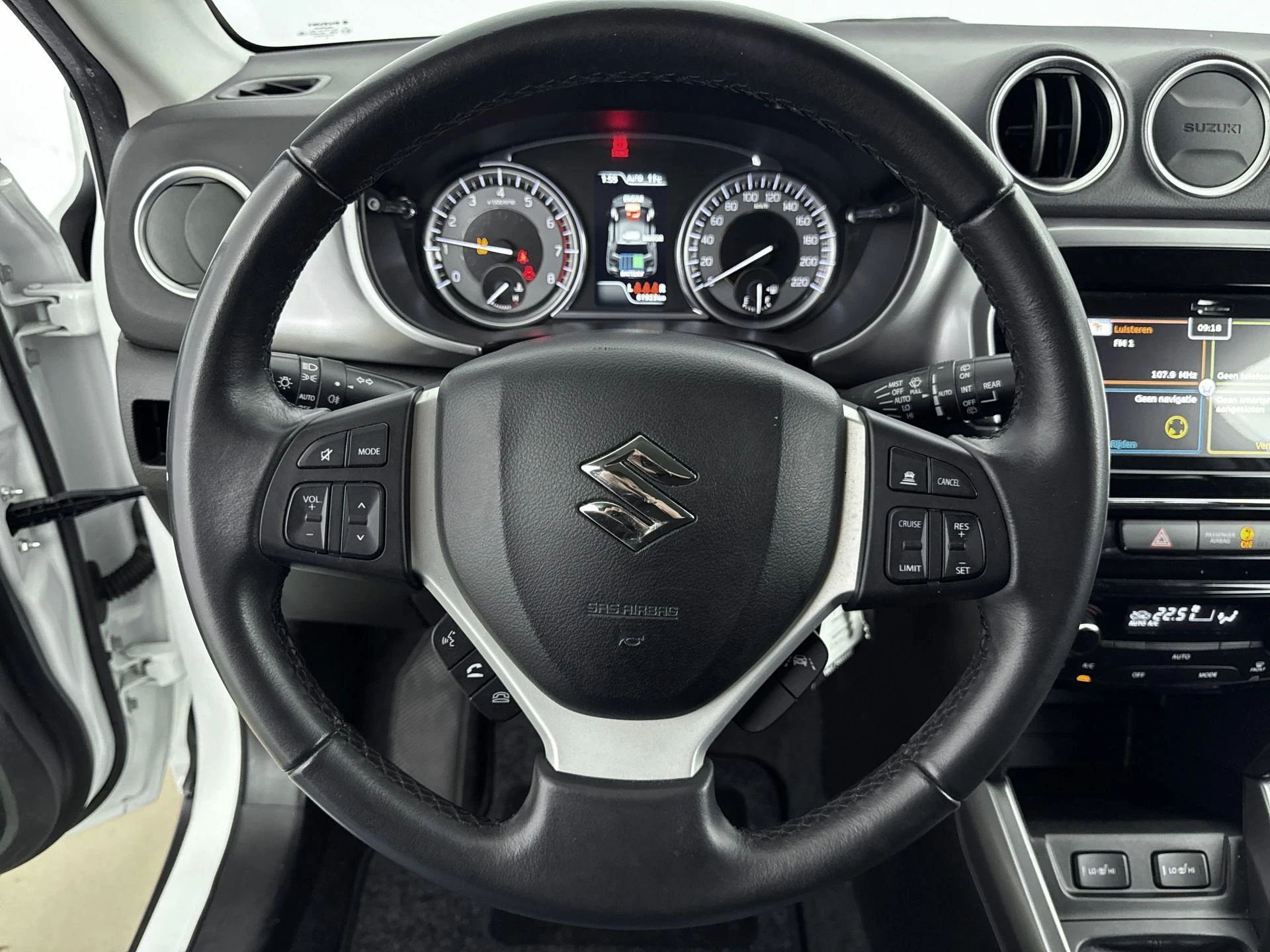 Suzuki-Vitara-image-13