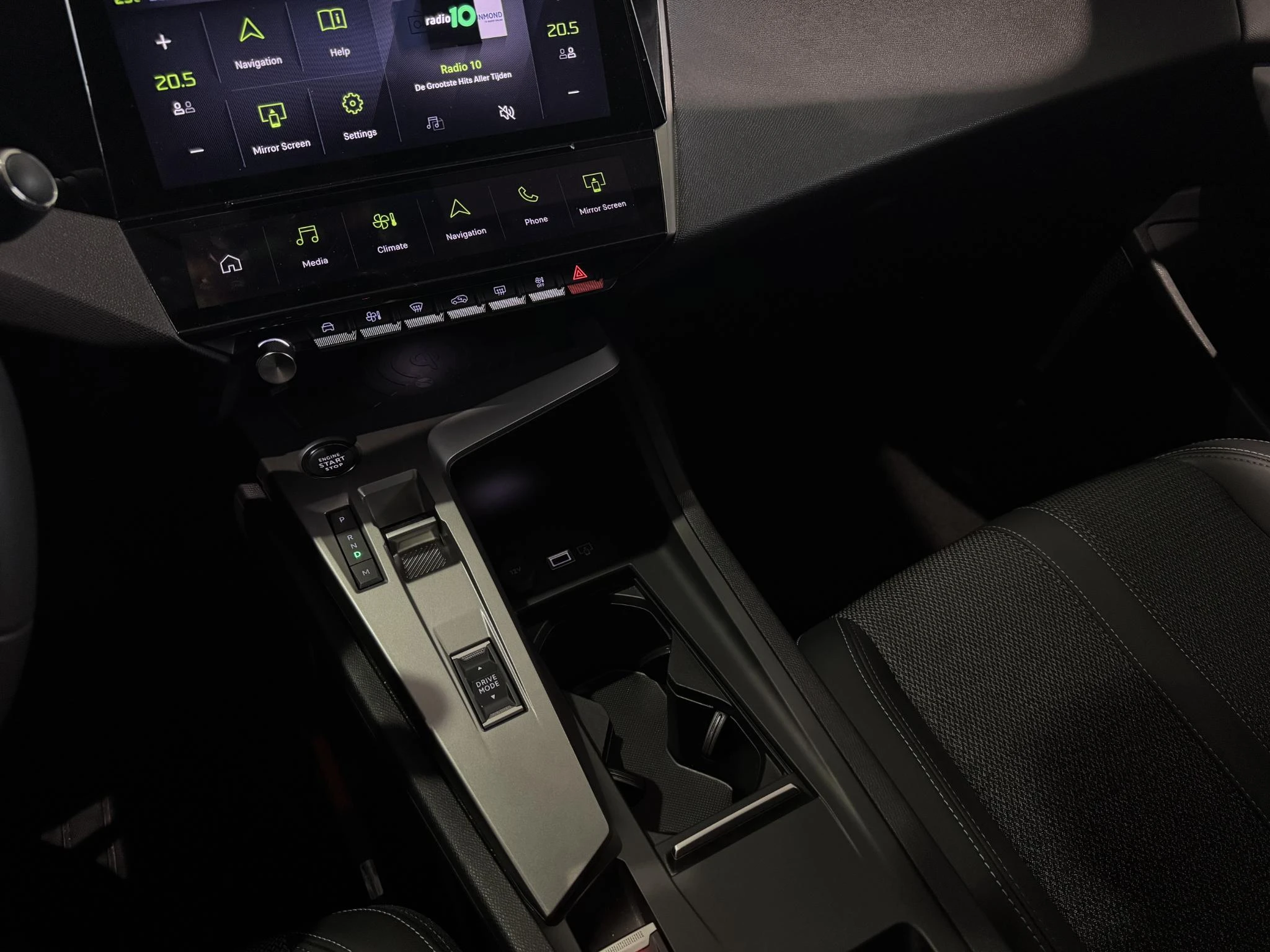 Peugeot 408 1.2 Hybrid 145 e-DCS6 Allure