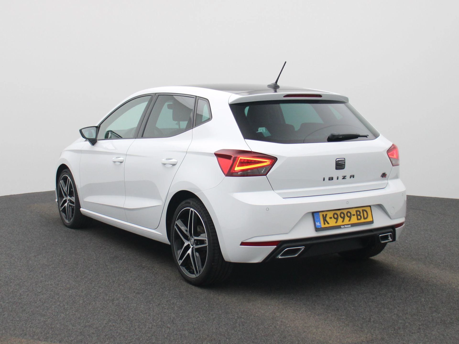 SEAT-Ibiza-image-1