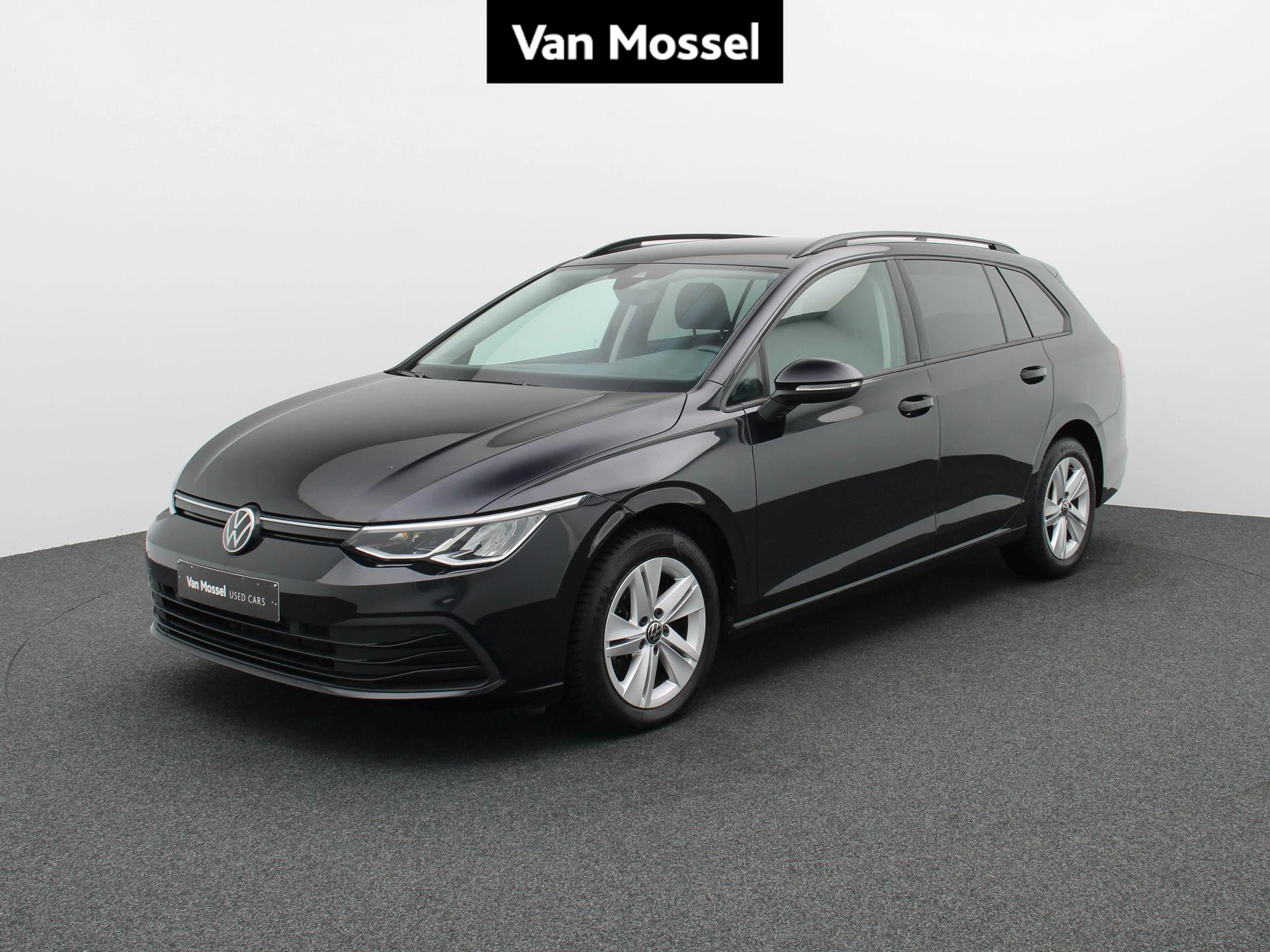 Volkswagen-Golf-image-0