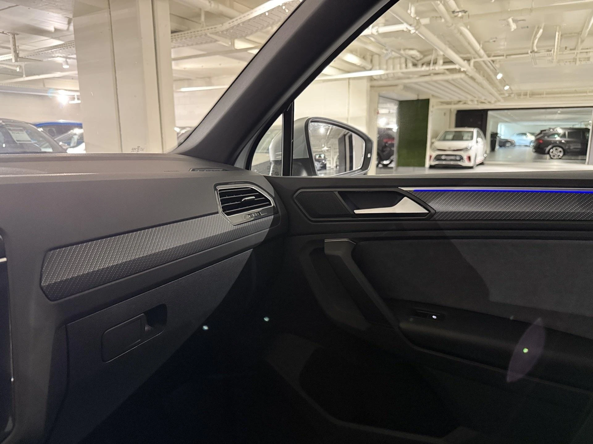 Volkswagen-Tiguan-image-9