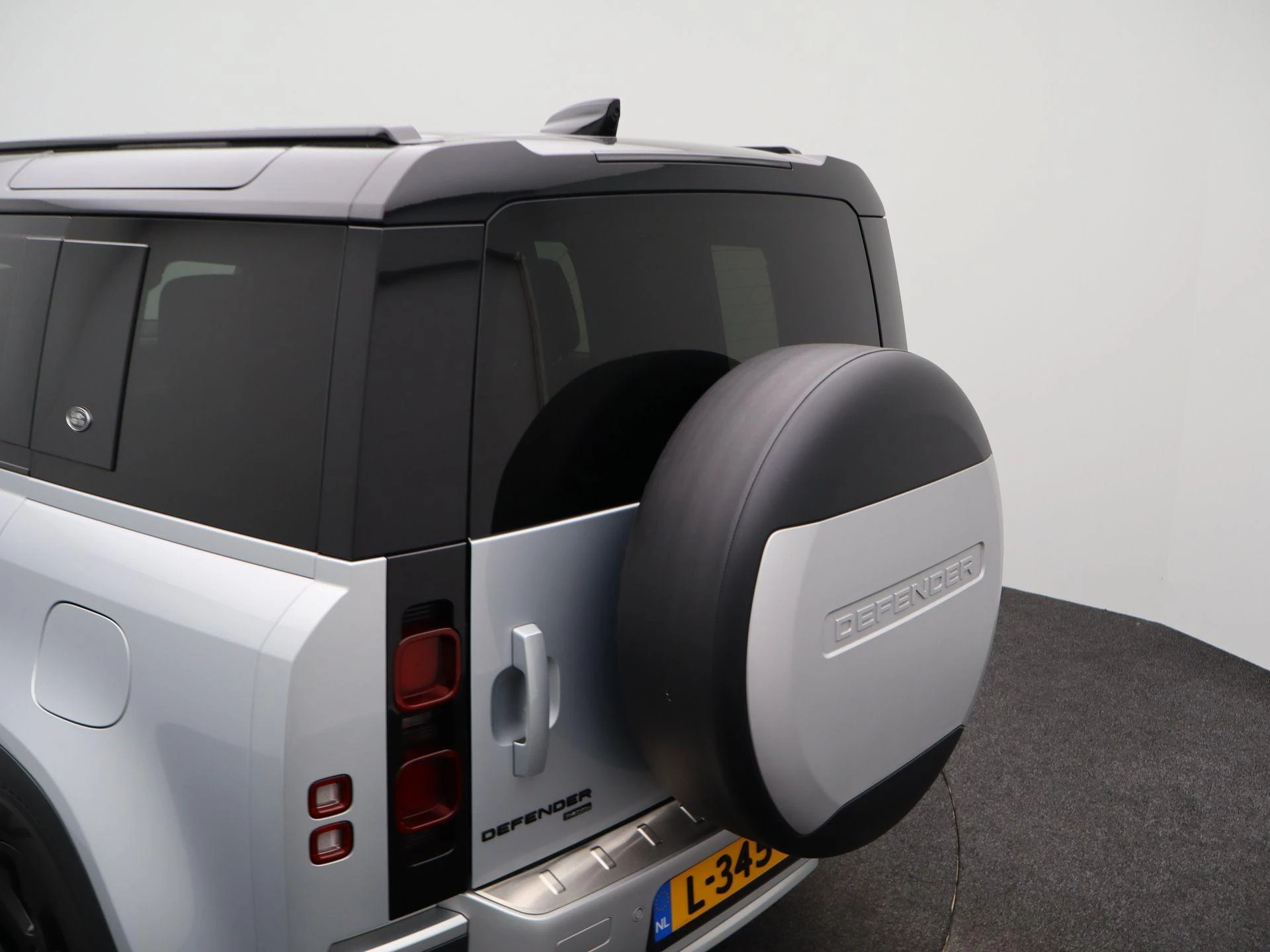Land Rover-Defender-image-44